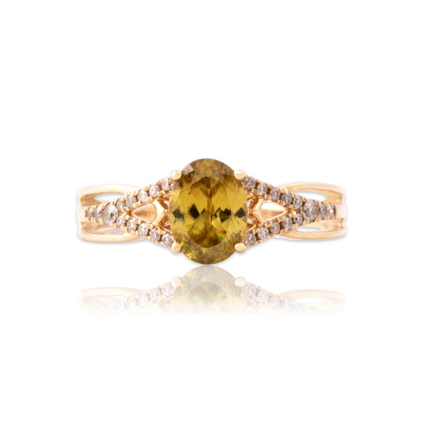 Estate 14k Yellow Gold 1.14ct Sphene Diamond Dimensional Open Shoulder Ring - Close-up view