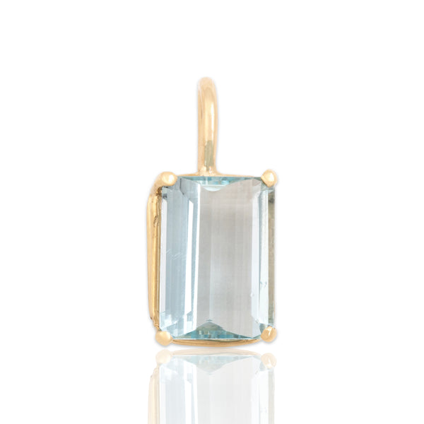 Vintage 14k Yellow Gold 3.59ct Aquamarine Elegant Step-Cut Pendant - Close-up view