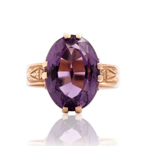 Antique Victorian 10k Rosy Yellow Gold 7.05ct Amethyst Striking Oval Decorated Band Ring - Close-up view