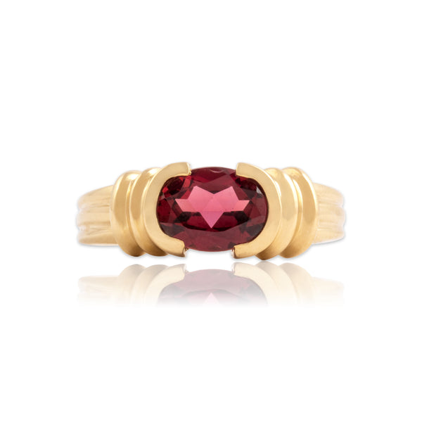 Vintage 14k Yellow Gold 1.35ct Pink Garnet Chic East-West Partial Bezel Ring - Close-up view