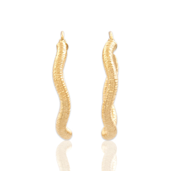 Vintage Italian 14k Yellow Gold Wavy Wire-Textured Hoop Earrings - Close-up view