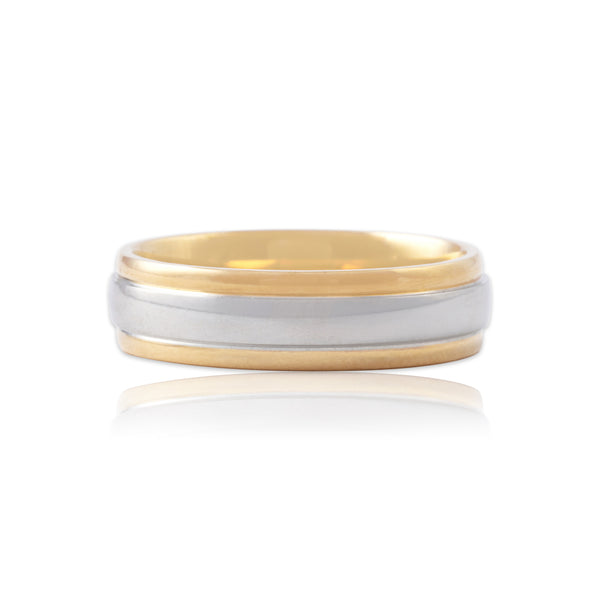 Vintage Heavy 18k Yellow Gold & Platinum Classic Band Ring - Close-up view