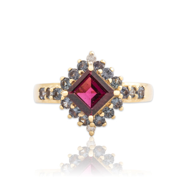 Vintage 14k Yellow Gold 1.12ct Berry Garnet .63cttw Blue/purple Color-Change Garnet Diamond Flashy Studded Halo Ring - Close-up view