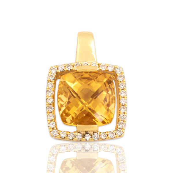 Vintage 18k Yellow Gold 4.47ct Citrine Diamond Framed Checkerboard Cushion Pendant - Close-up view