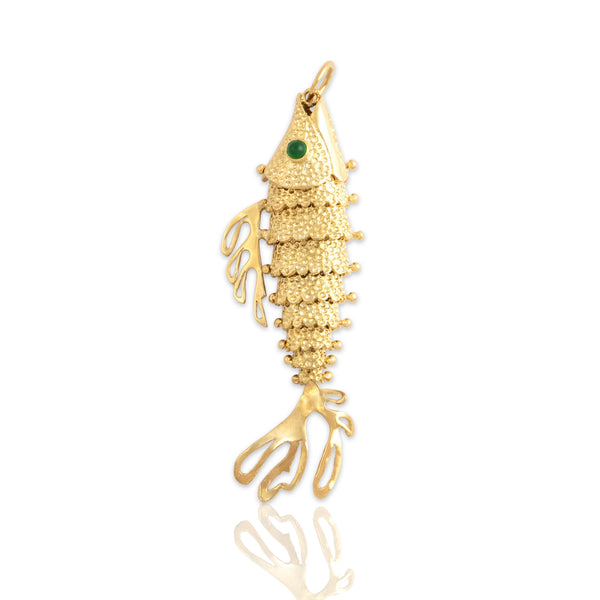 Vintage Italian Large 18k Yellow Gold Green Chalcedony Articulated Wiggling Fish Pendant - Close-up view
