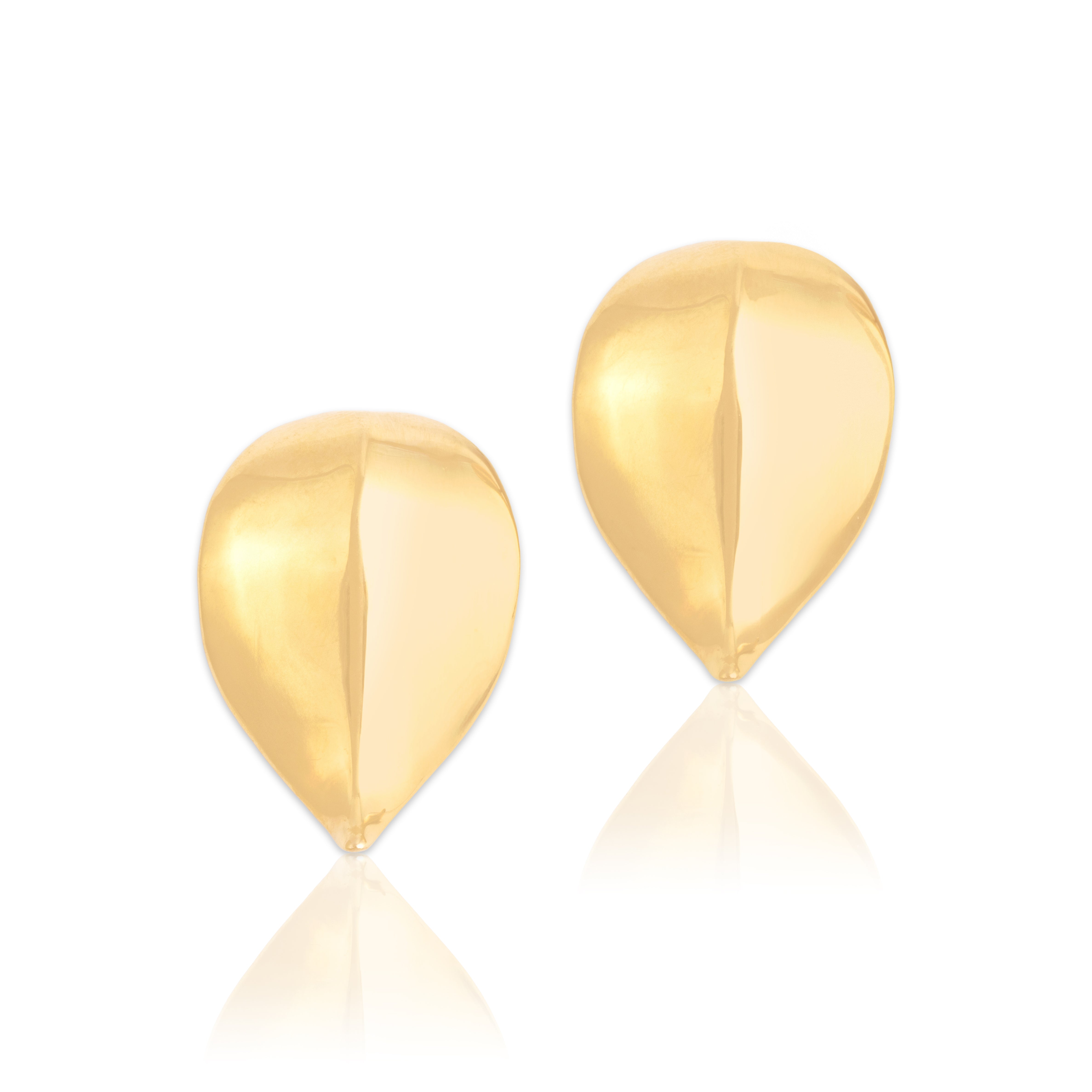 Vintage Italian Lightweight 14k Yellow Gold Chunky Leaf Stud Earrings - Close-up view