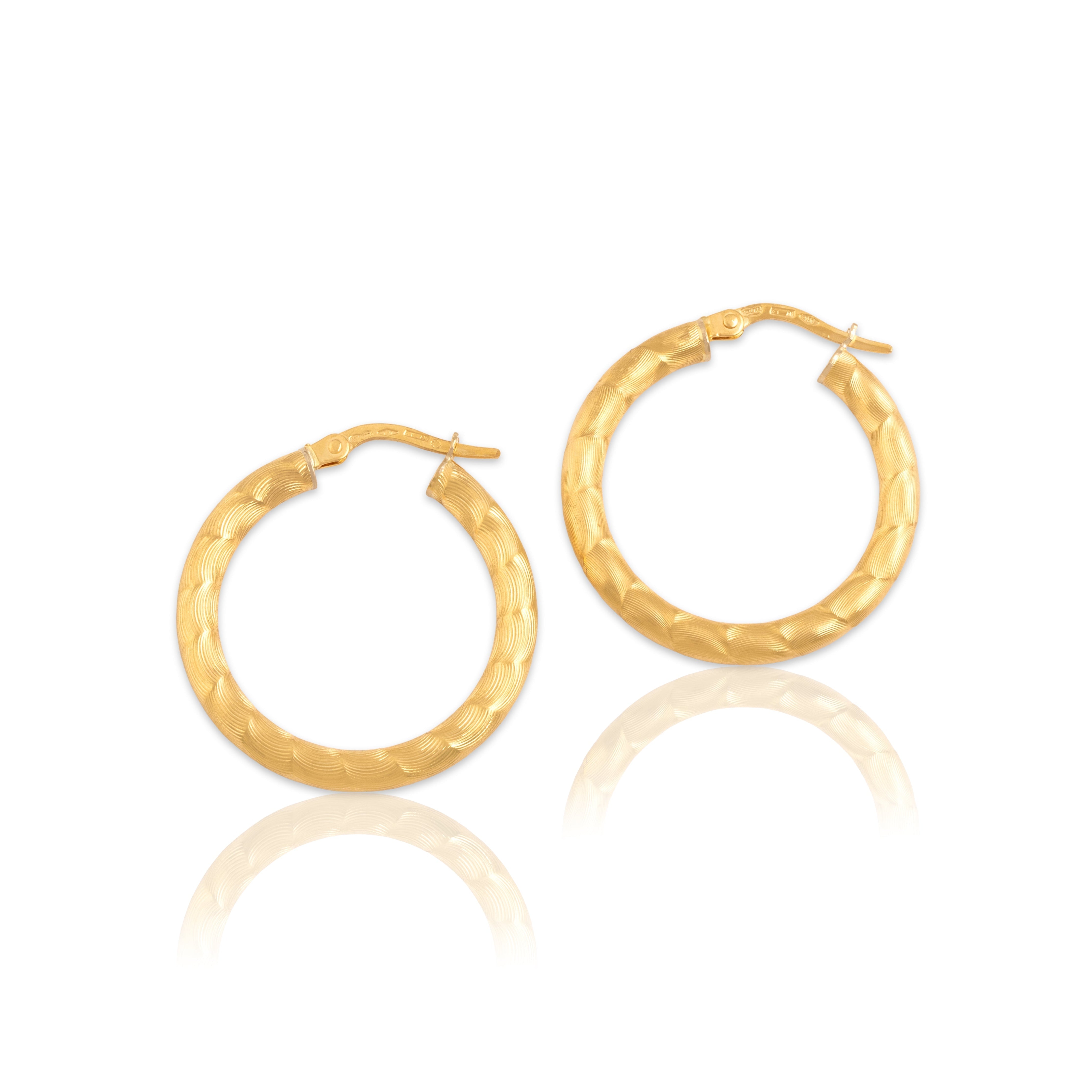Vintage Italian 18k Yellow Gold Gleaming Swooped Textured Hoop Earrings - Close-up view
