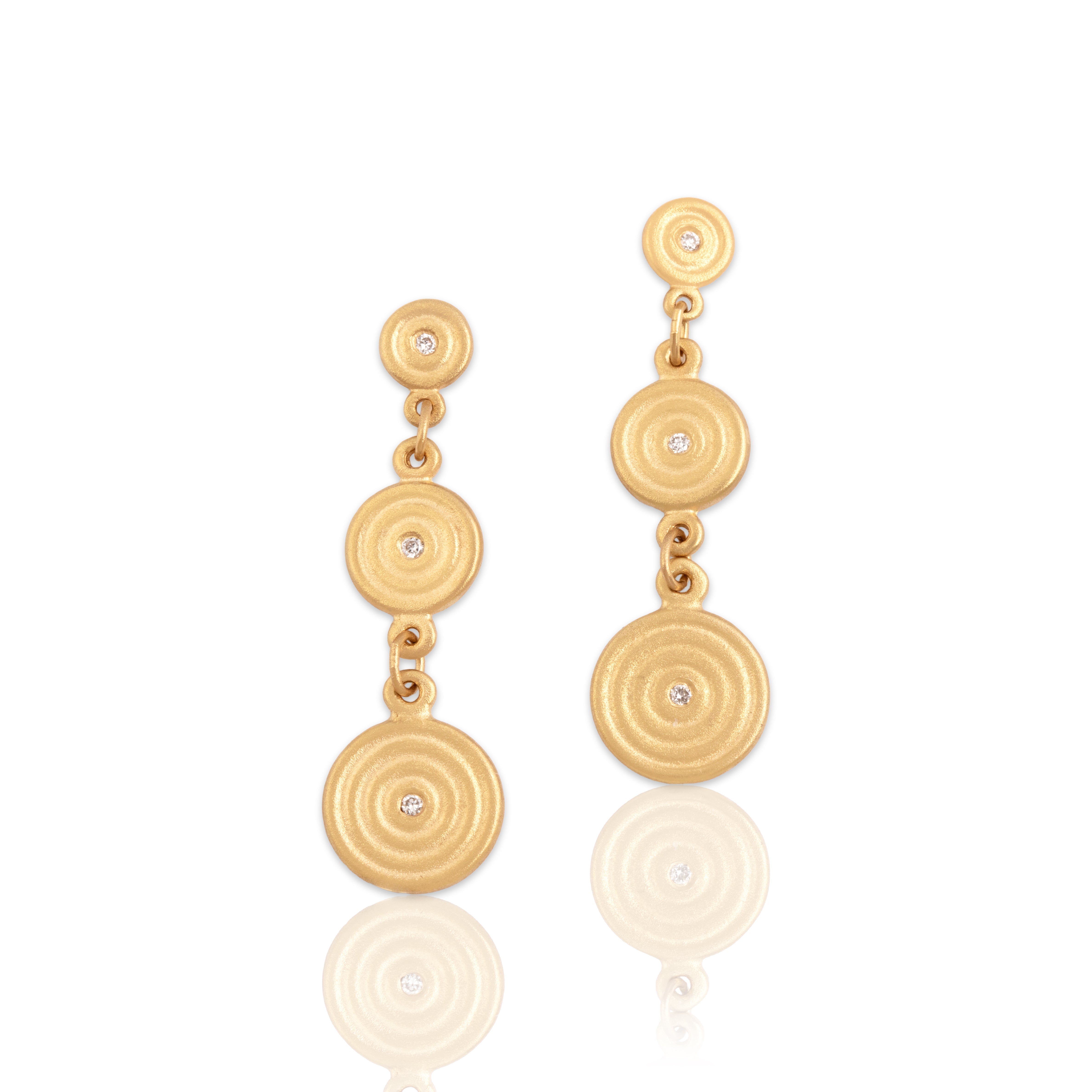 Estate 18k Yellow Gold Diamond Chic Brushed Sparkling Circle Dangle Earrings - Close-up view