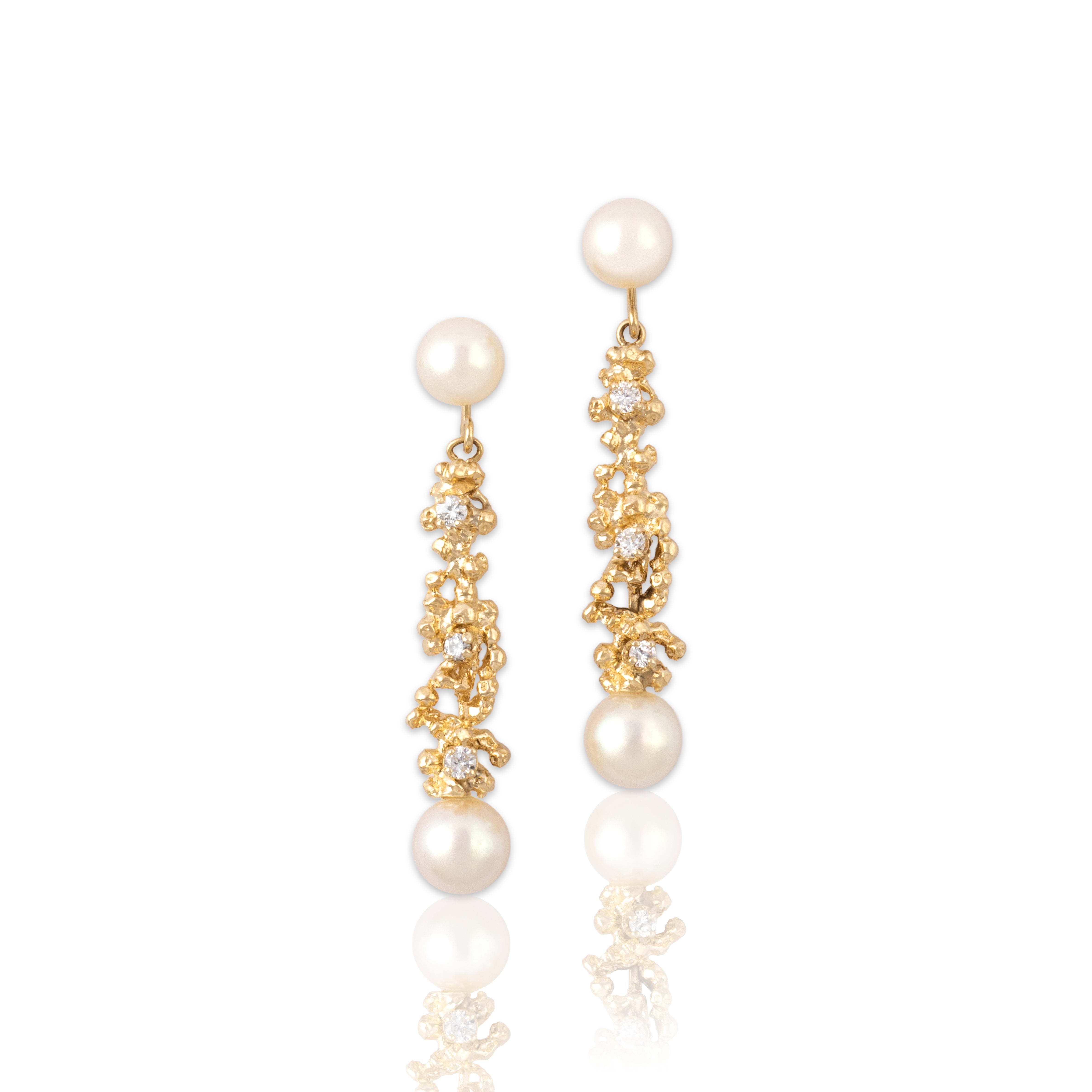 Vintage 14k Yellow Gold Pearl Diamond Brutalist Sculptural Drop Dangle Earrings - Close-up view