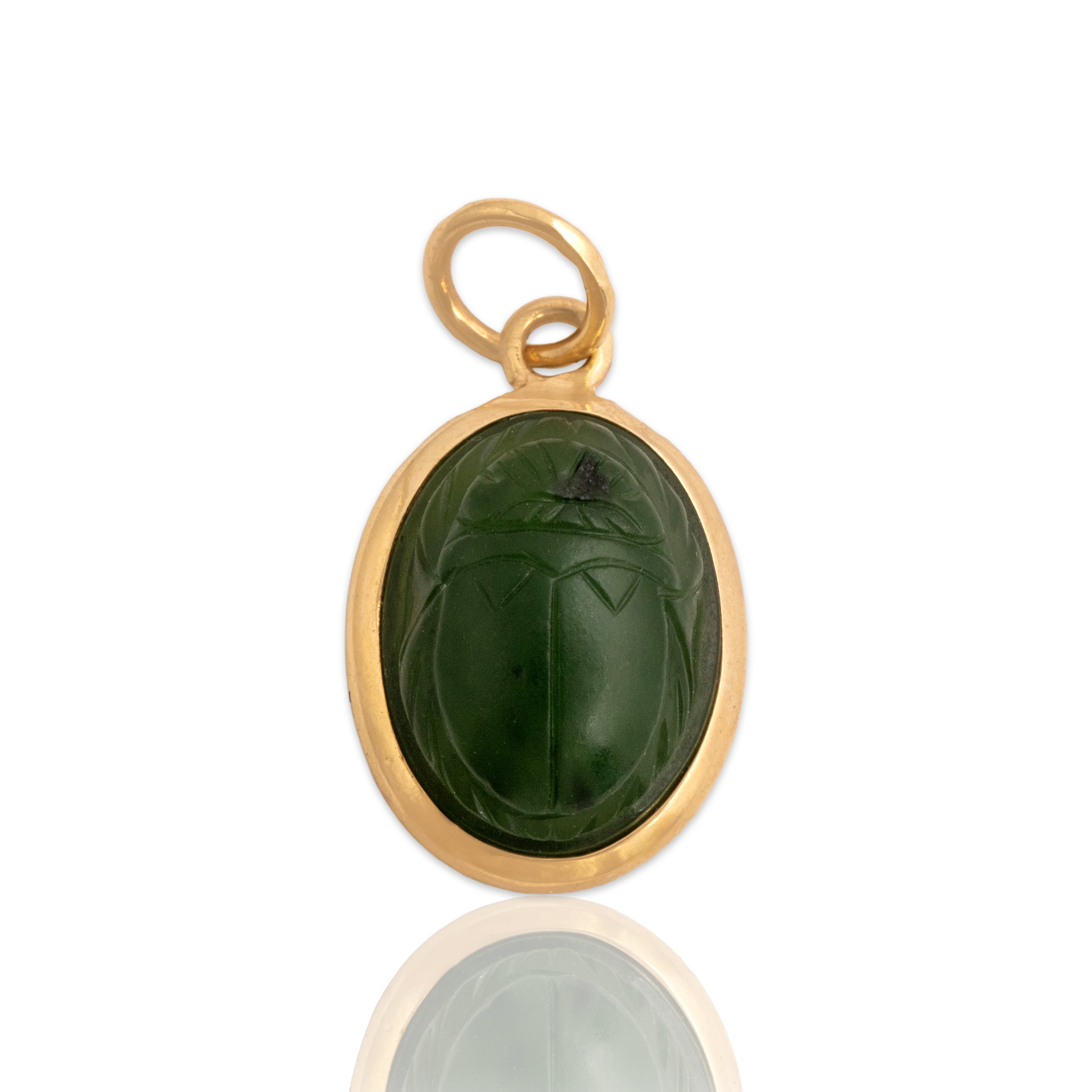 Vintage 10k & 14k Yellow Gold 3.76ct Jade Incredible Carved Scarab Charm / Pendant - Close-up view