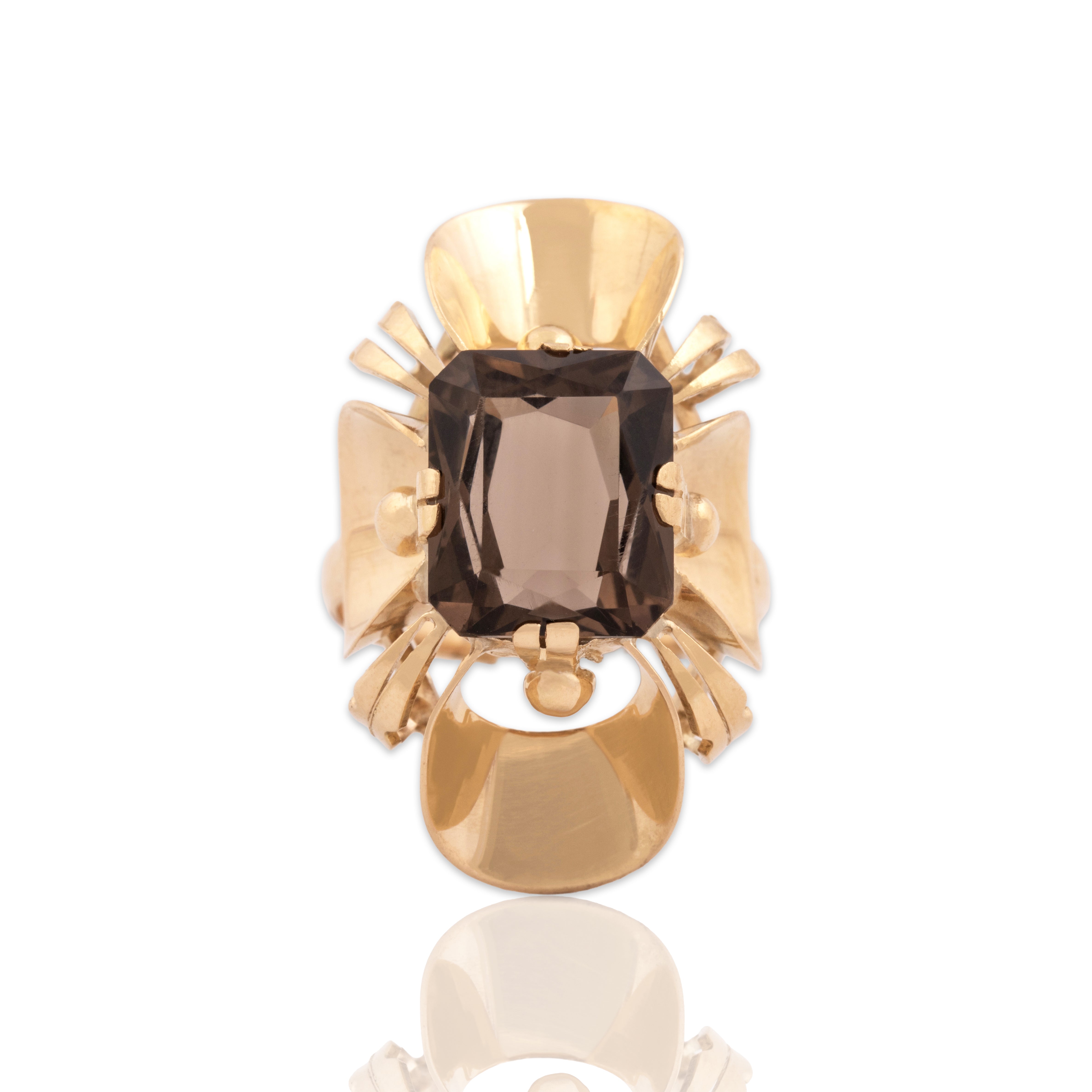 Vintage 14k Yellow Gold 5.12ct Smoky Quartz Bold Artistic Setting Cocktail Ring - Close-up view