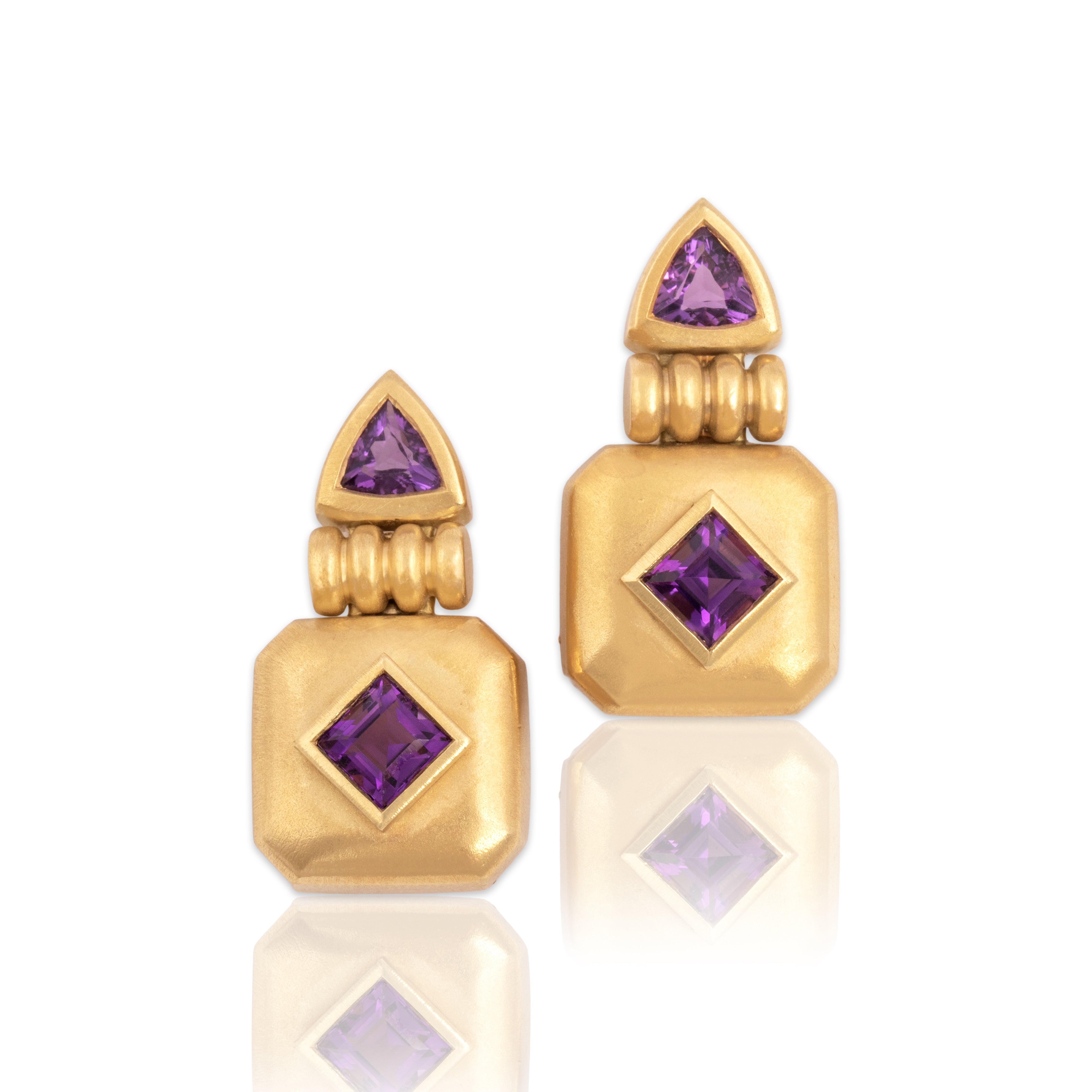 Vintage Heavy 18k Yellow Gold 1.75cttw Amethyst Geometric Stack Stud Earrings - Close-up view