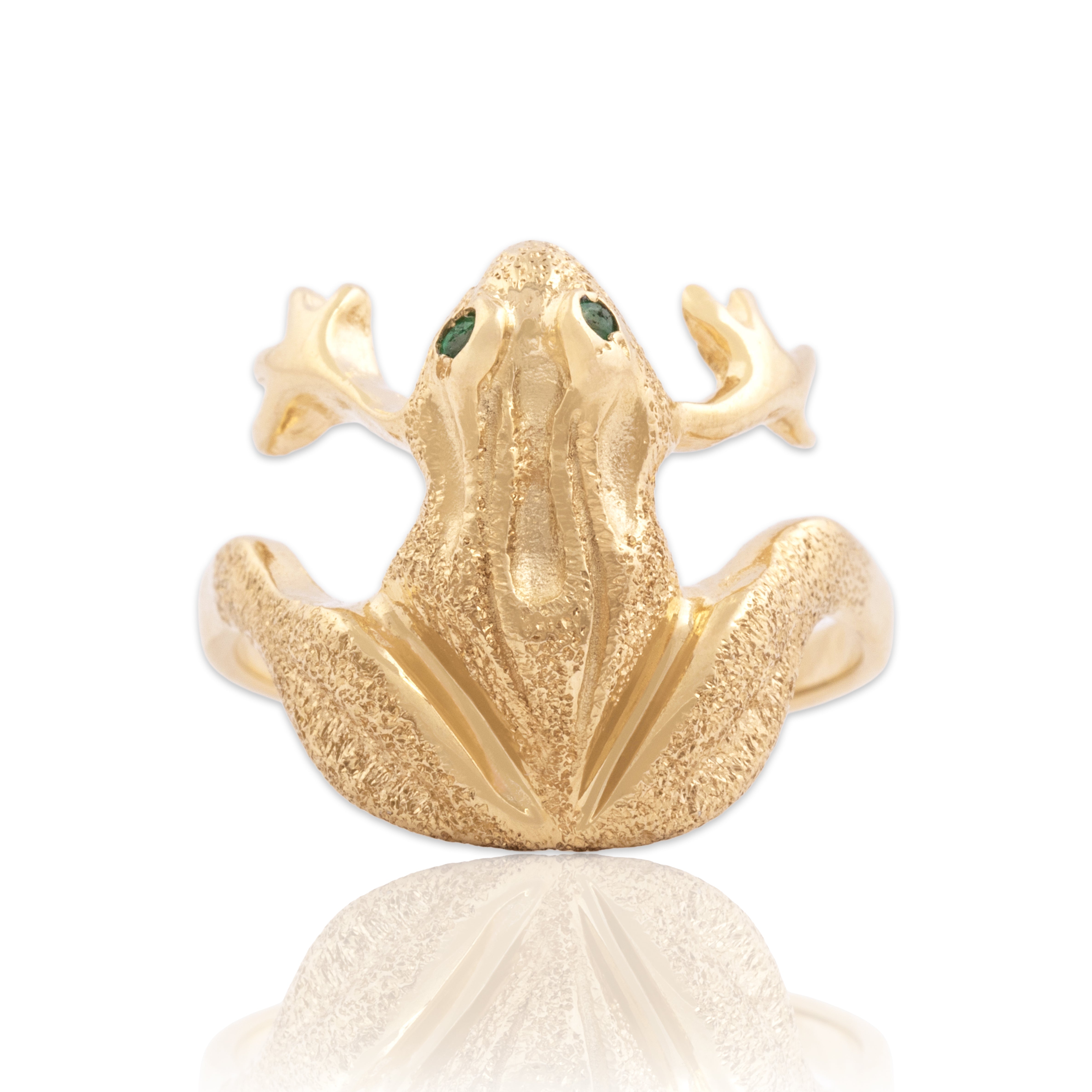 Vintage 14k Yellow Gold Emerald Glittering Hugging Tree Frog Ring - Close-up view