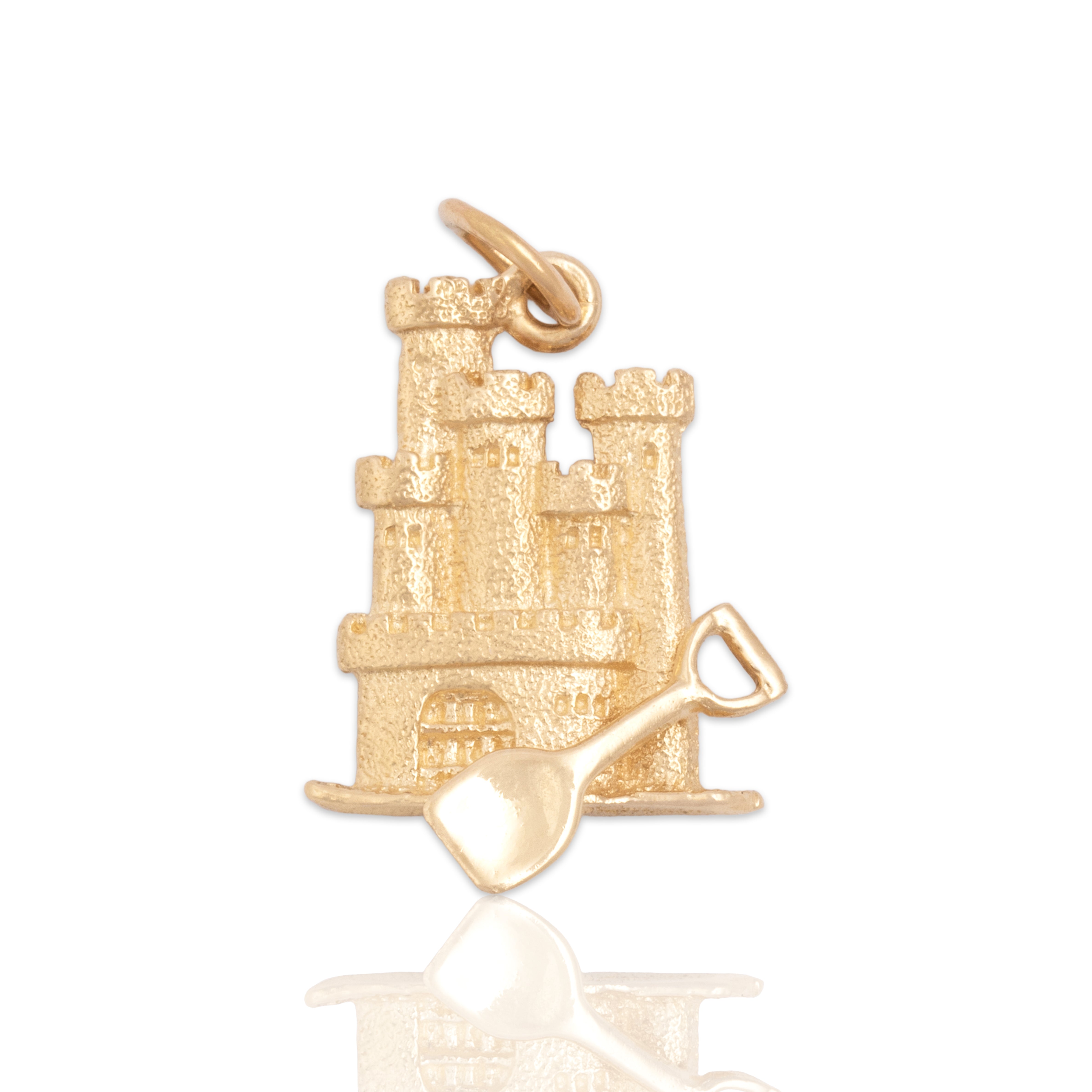 Vintage 14k Yellow Gold Playful Summertime Sandcastle Charm / Pendant - Close-up view