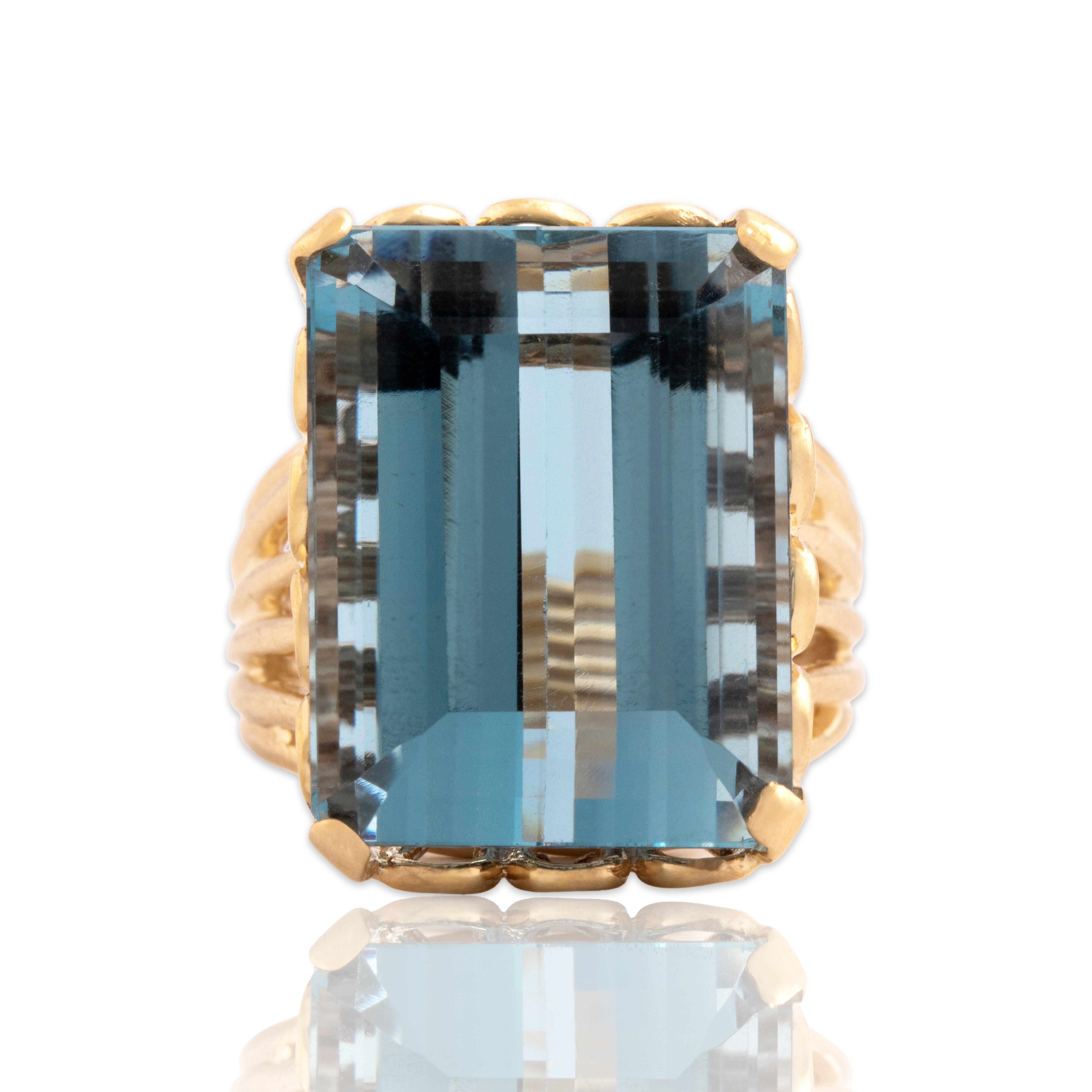 Vintage Heavy 14k Yellow Gold 27.13ct Blue Topaz Oversized Open Shoulder Cocktail Ring - Close-up view