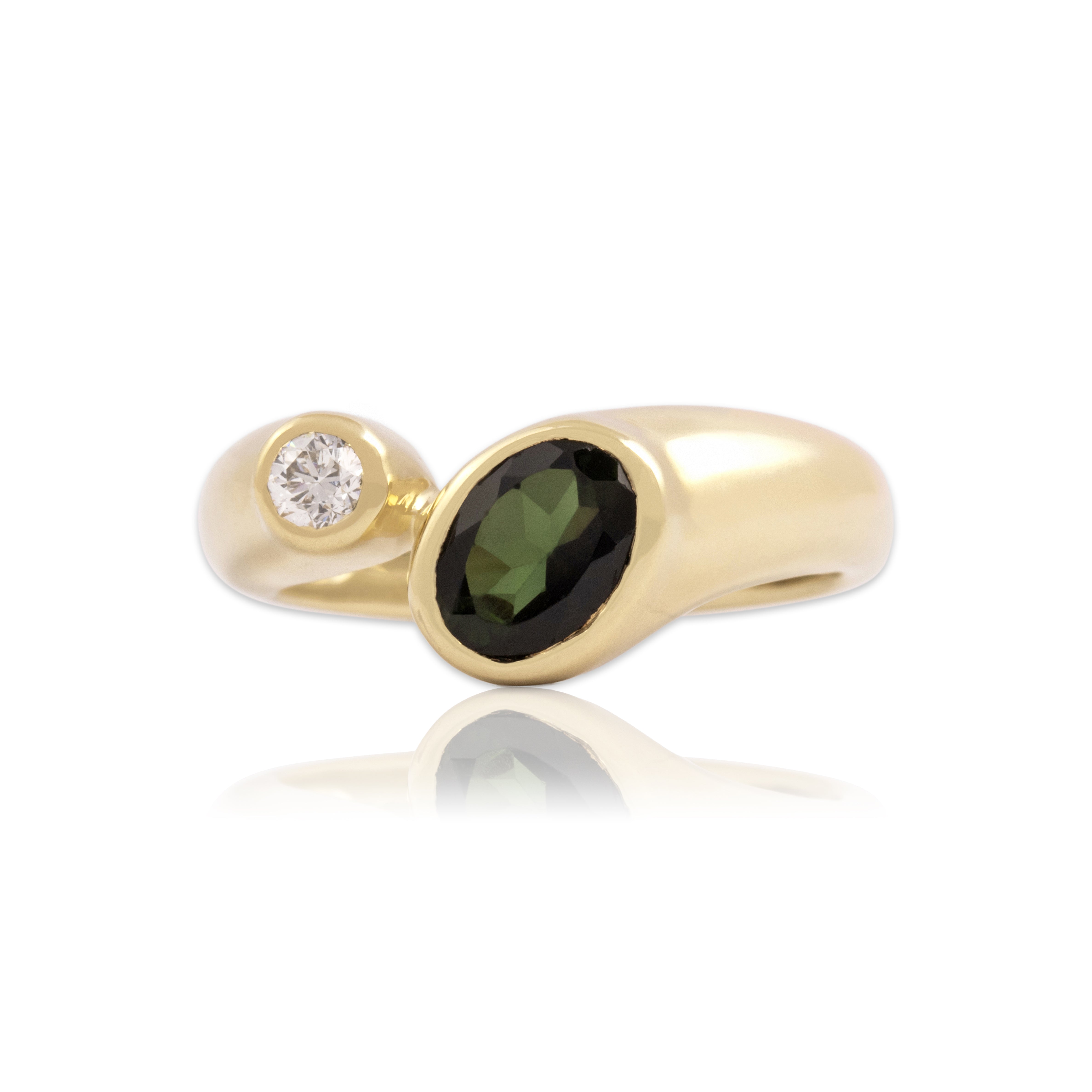 Vintage 14k Yellow Gold .79ct Green Tourmaline Diamond Gleaming Bezel-Set Duo Ring - Close-up view