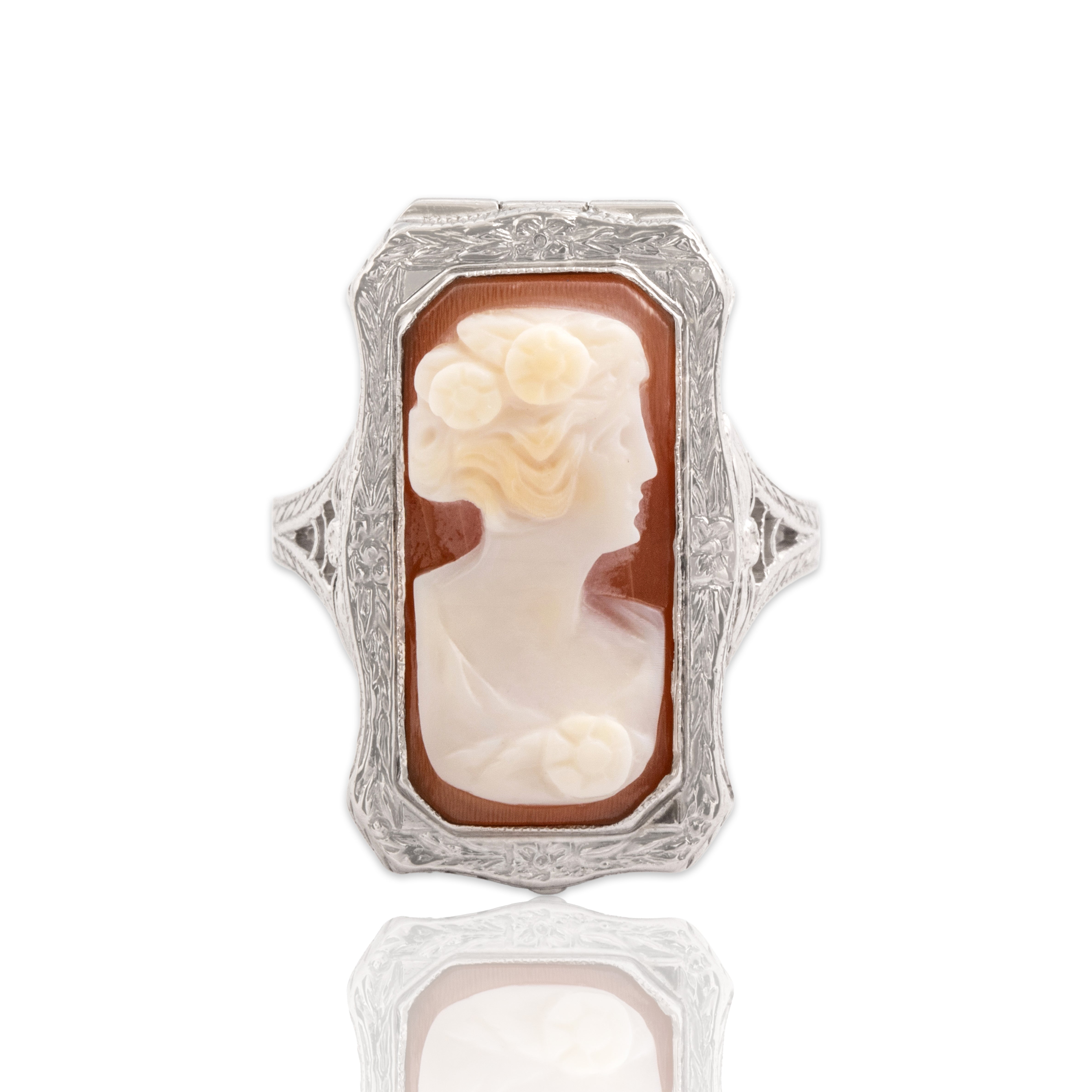 Antique Art Deco 14k White Gold Shell Rare Ornate Elegant Cameo Locket Ring - Close-up view