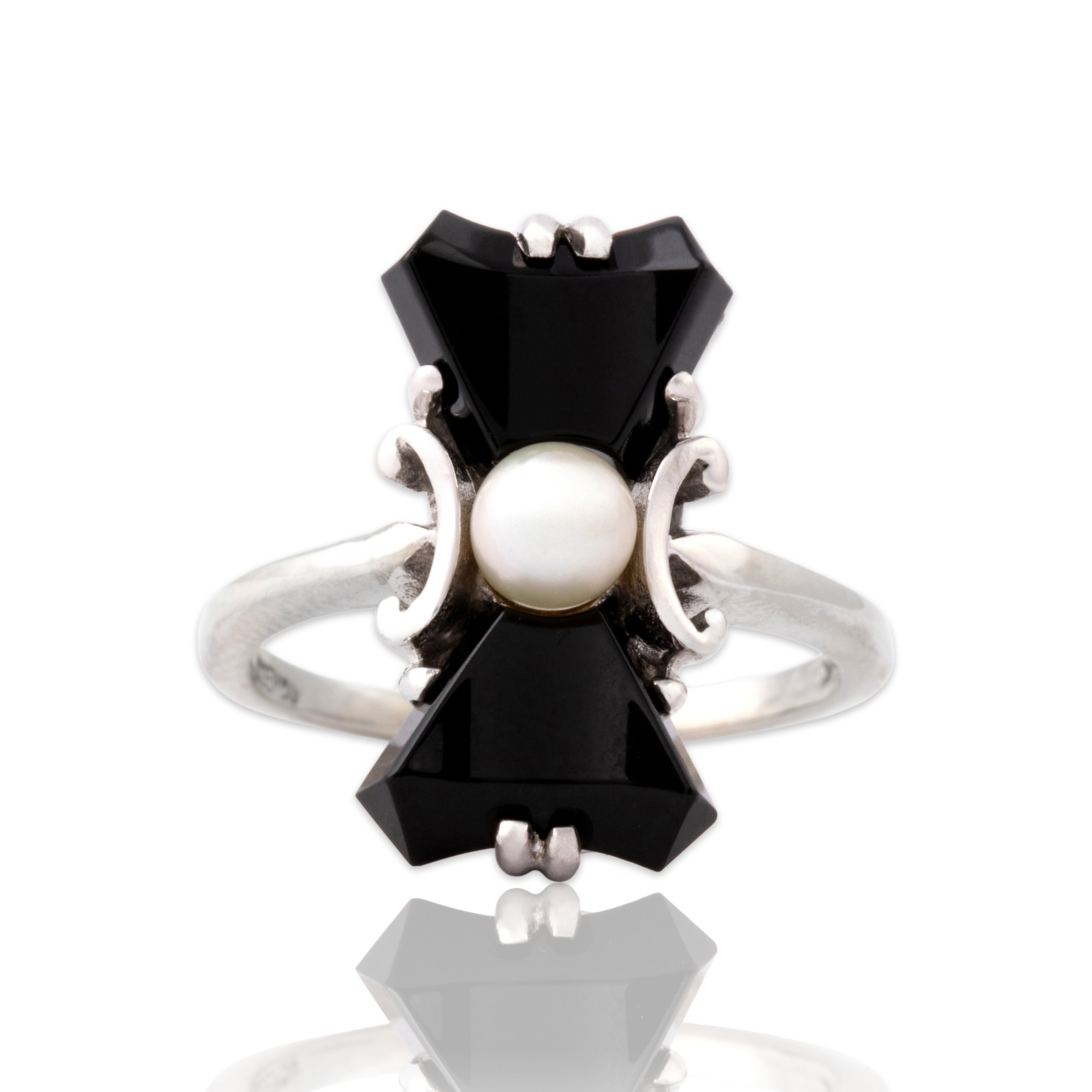 Vintage 10k White Gold Onyx Pearl Artistic Ring - Close-up view