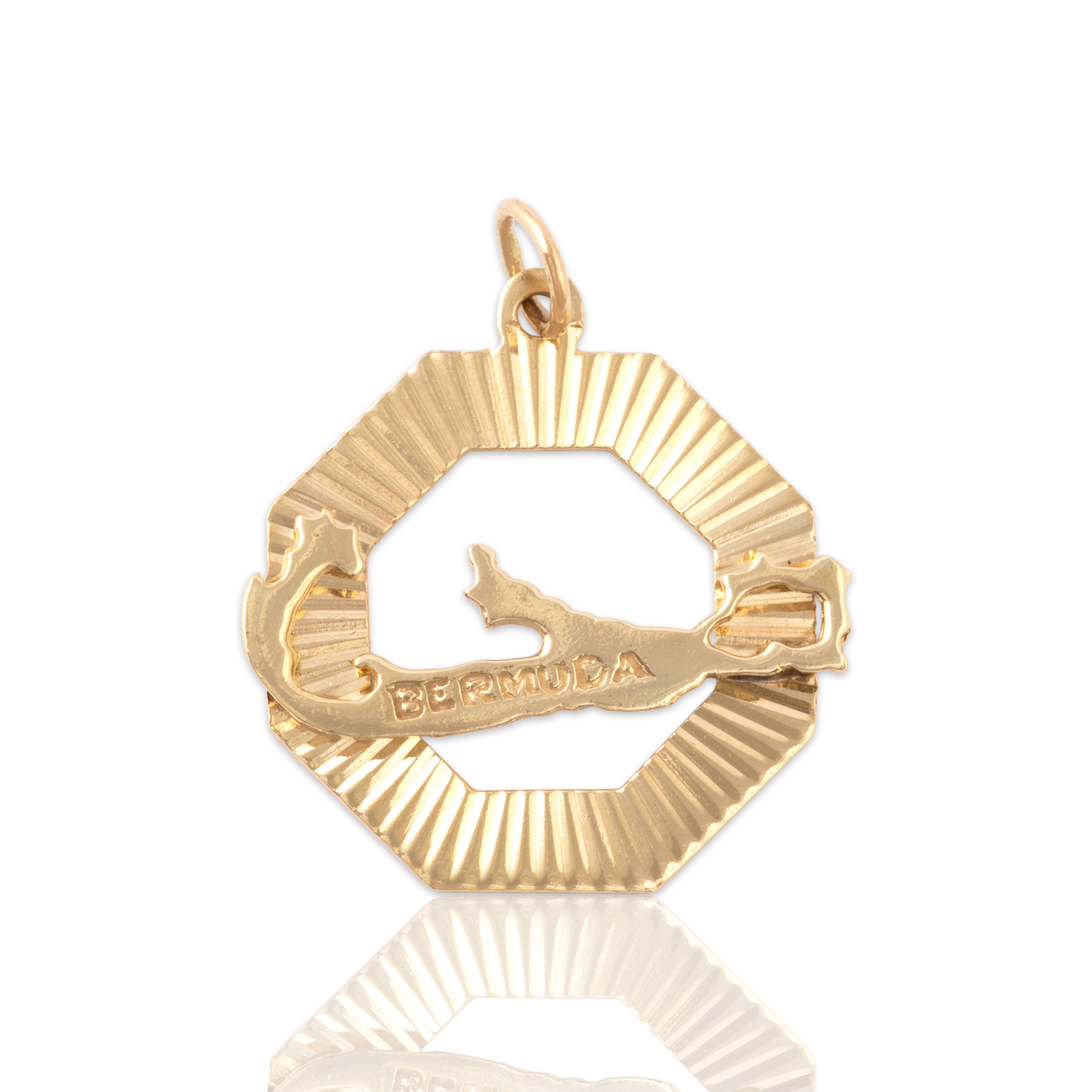 Vintage 14k Yellow Gold Bermuda Island Engine-Turned Border Charm / Pendant - Close-up view