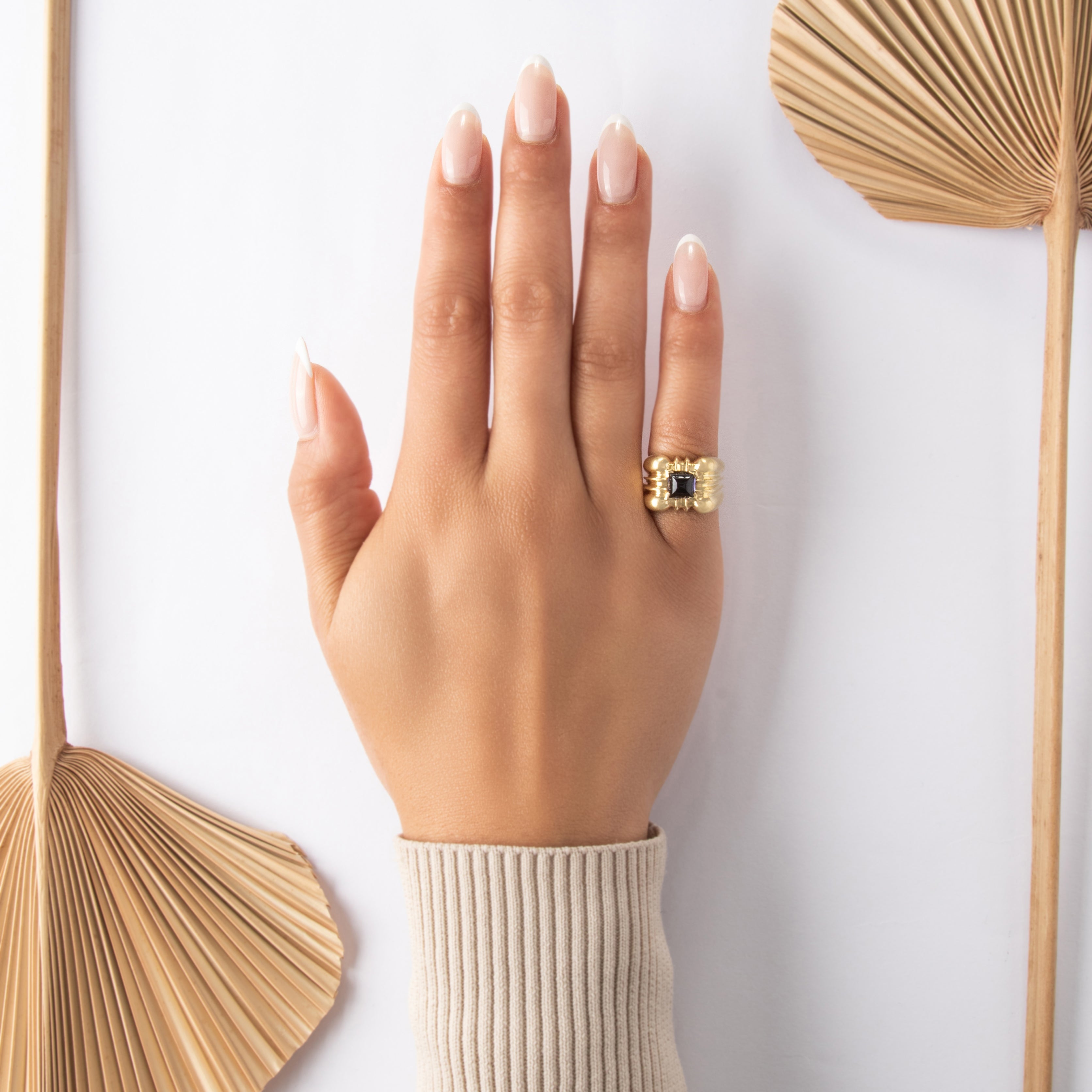 Vintage Heavy 18k Yellow Gold .97ct Iolite Dual-Texture Sculptural Sugarloaf Ring - On model view