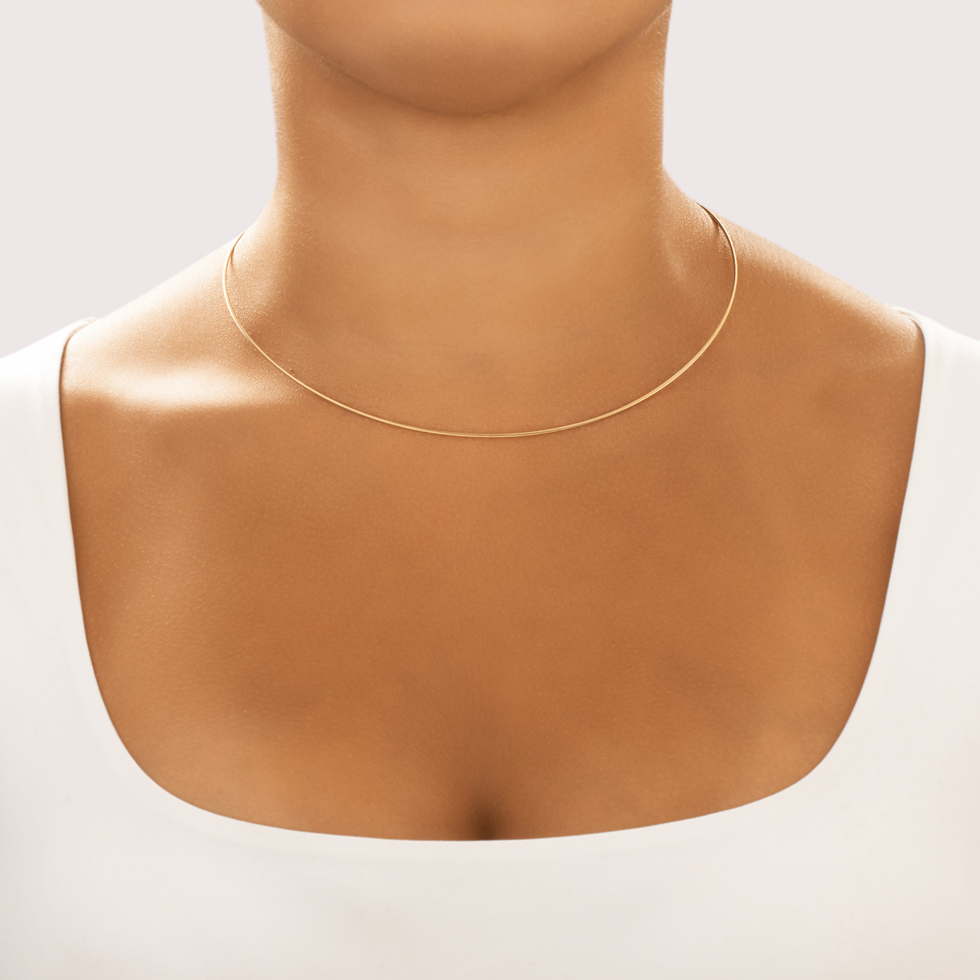 Vintage 14k Yellow Gold 1mm Sleek Wire Collar Chain - On model view