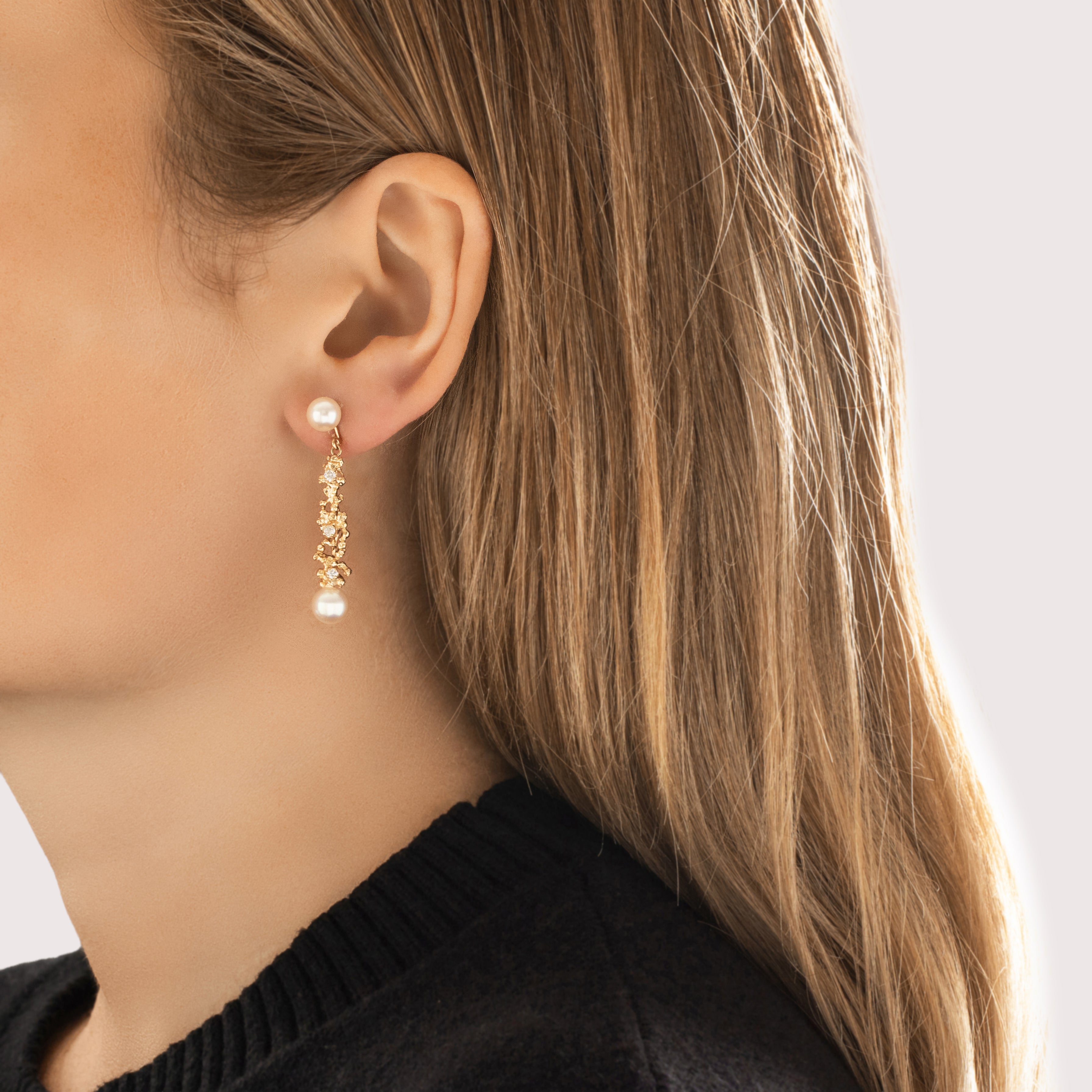Vintage 14k Yellow Gold Pearl Diamond Brutalist Sculptural Drop Dangle Earrings - On model view