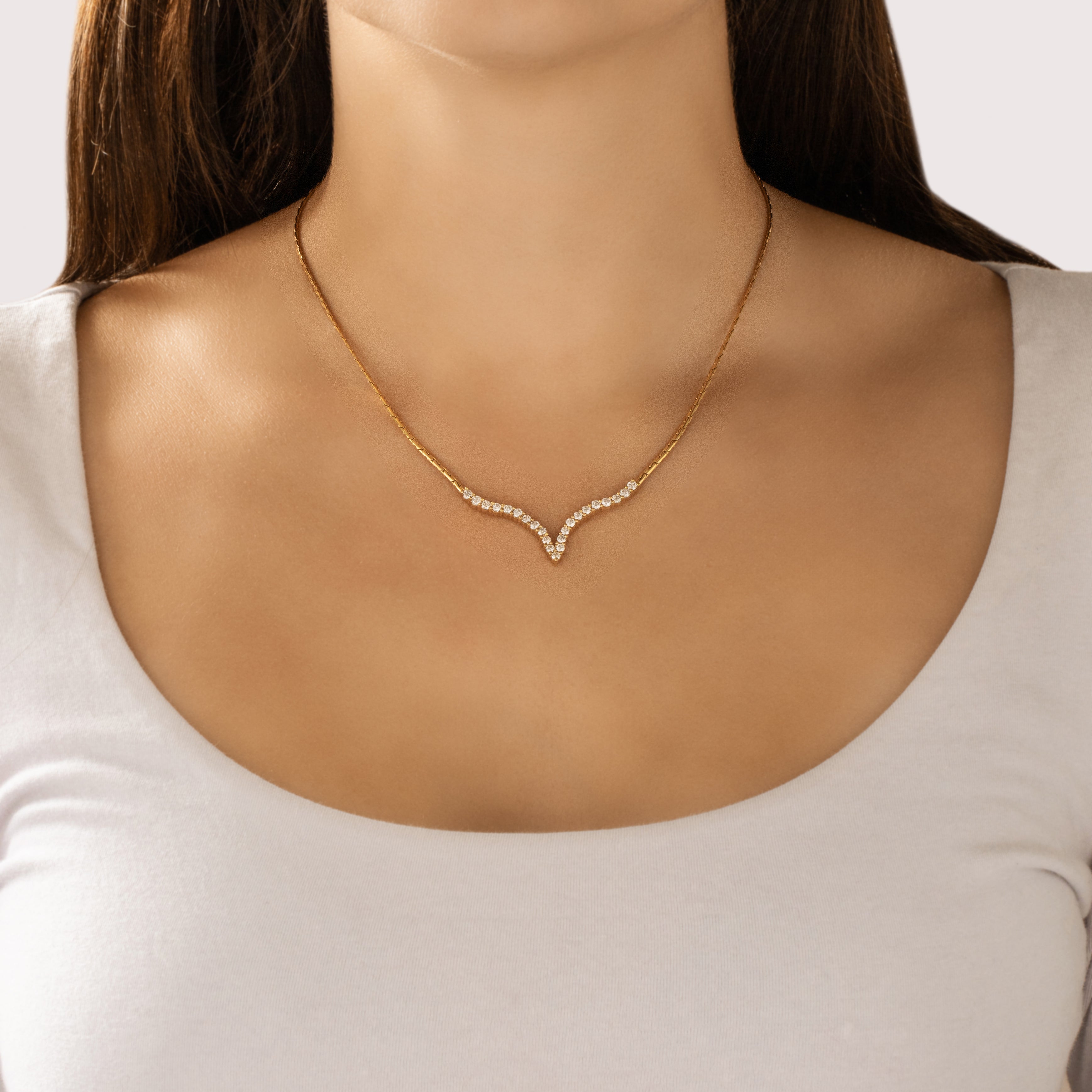 Vintage 18k Yellow Gold 1.37cttw Diamond Sleek Sparkling Chevron Necklace - On model view