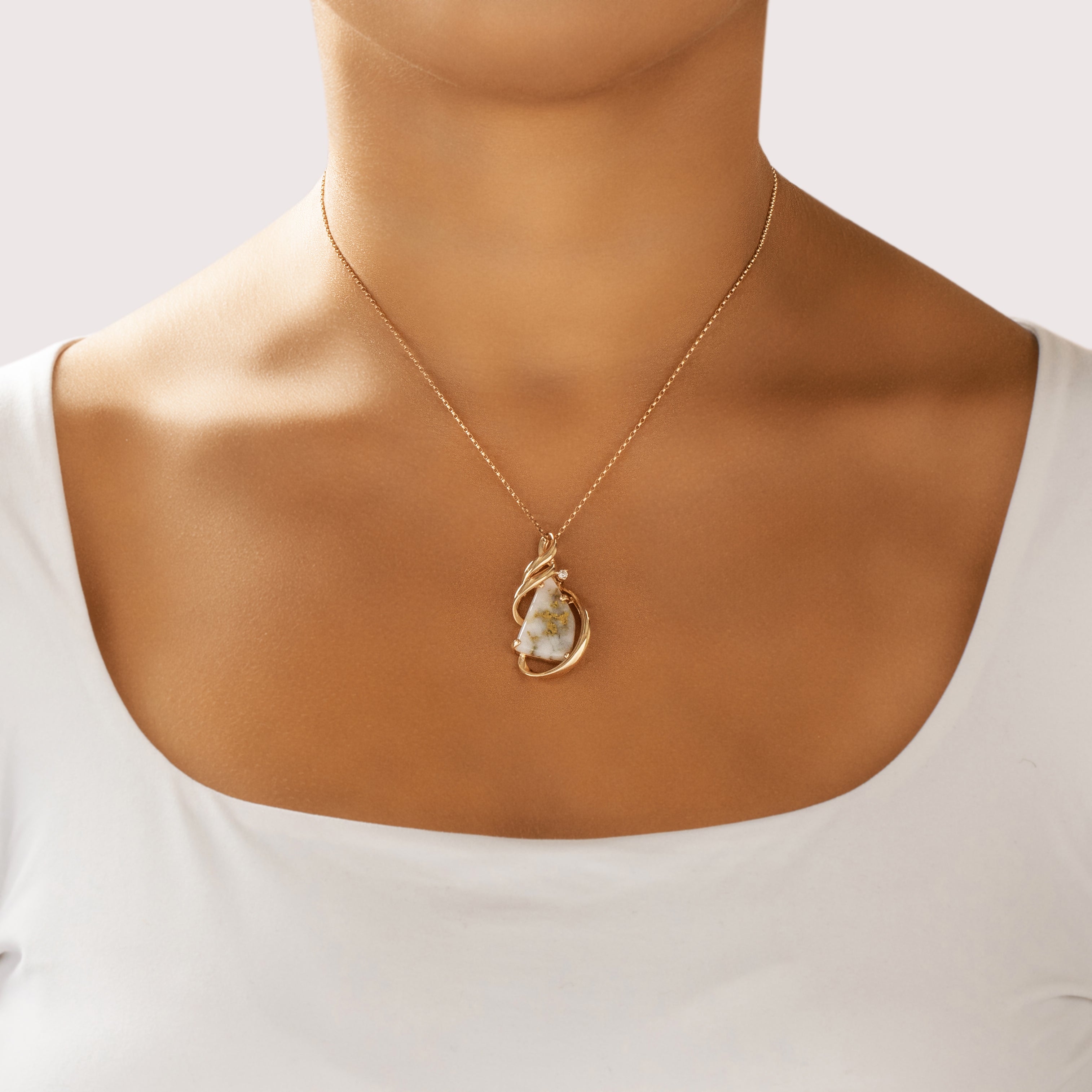 Vintage Large 14k Yellow Gold 4.26ct Gold Vein Quartz Diamond Naturalistic Swirling Pendant - On model view