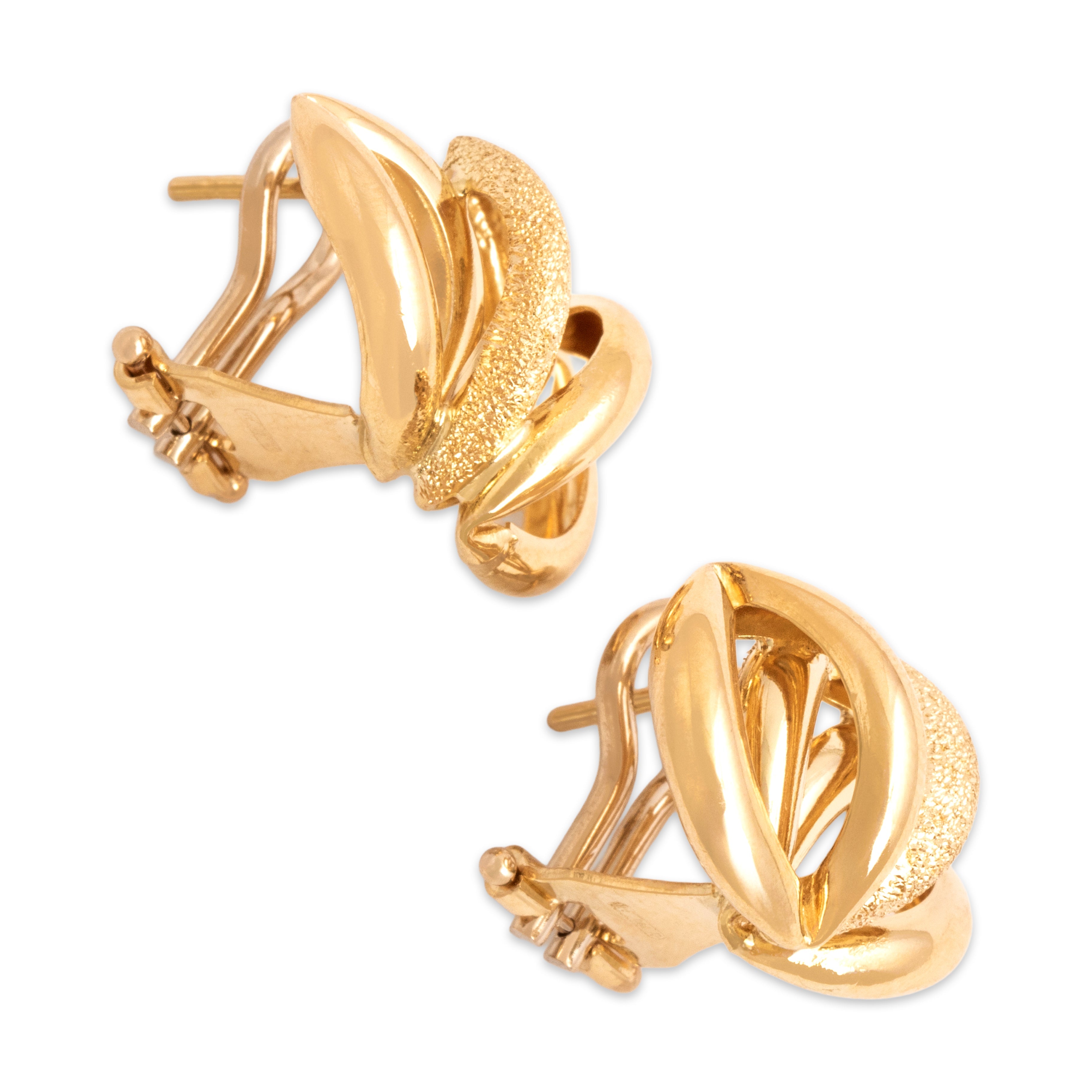 Vintage Italian 18k Yellow Gold Artistic Glittering Loop Omega-Back Earrings -Side view