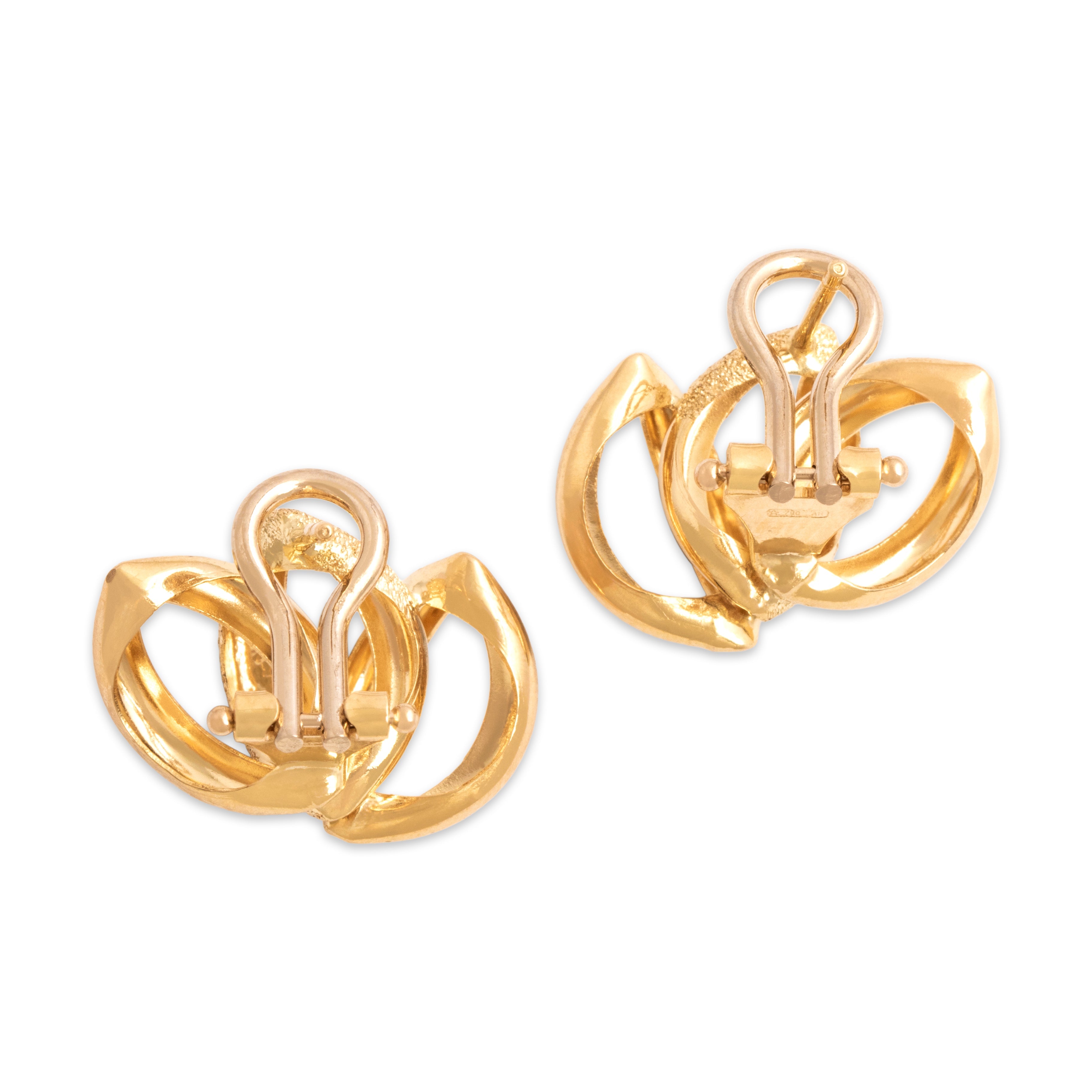 Vintage Italian 18k Yellow Gold Artistic Glittering Loop Omega-Back Earrings -Back view