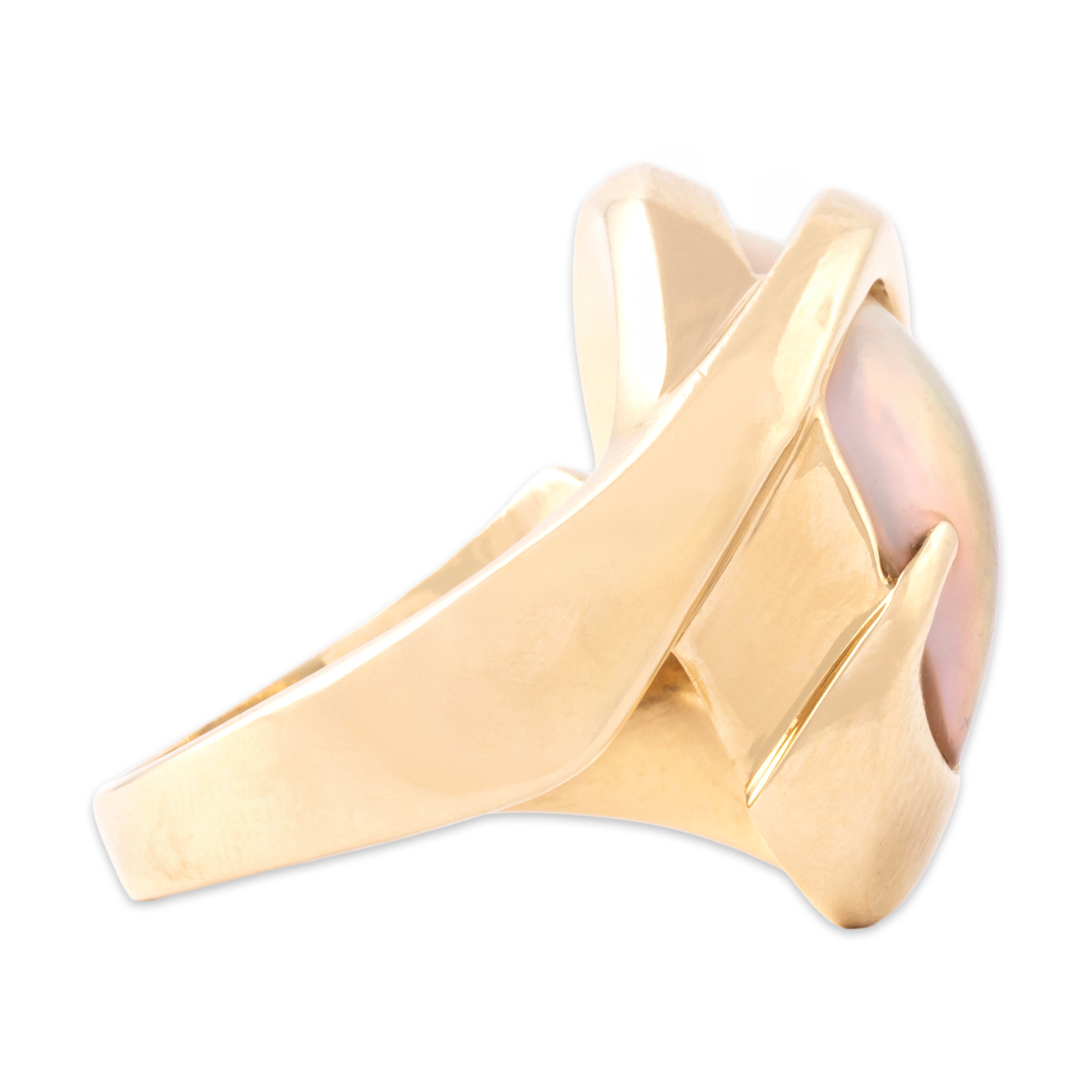 Vintage Heavy 14k Yellow Gold Mabé Pearl Luminous Sculptural Ring - Side view