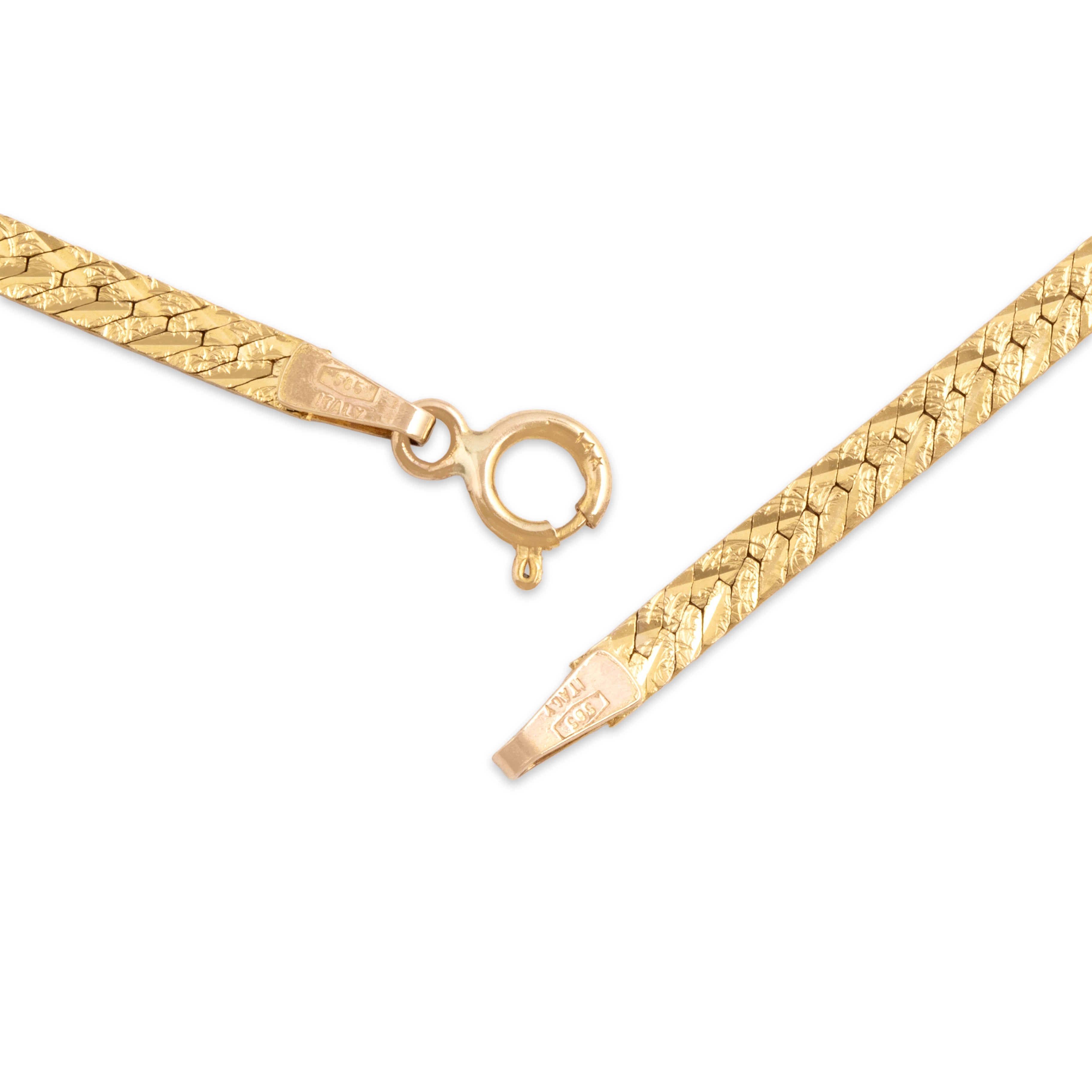 Vintage Italian 14k Yellow Gold Sophisticated Patterned Flat Chain Chevron Necklace - clasp view