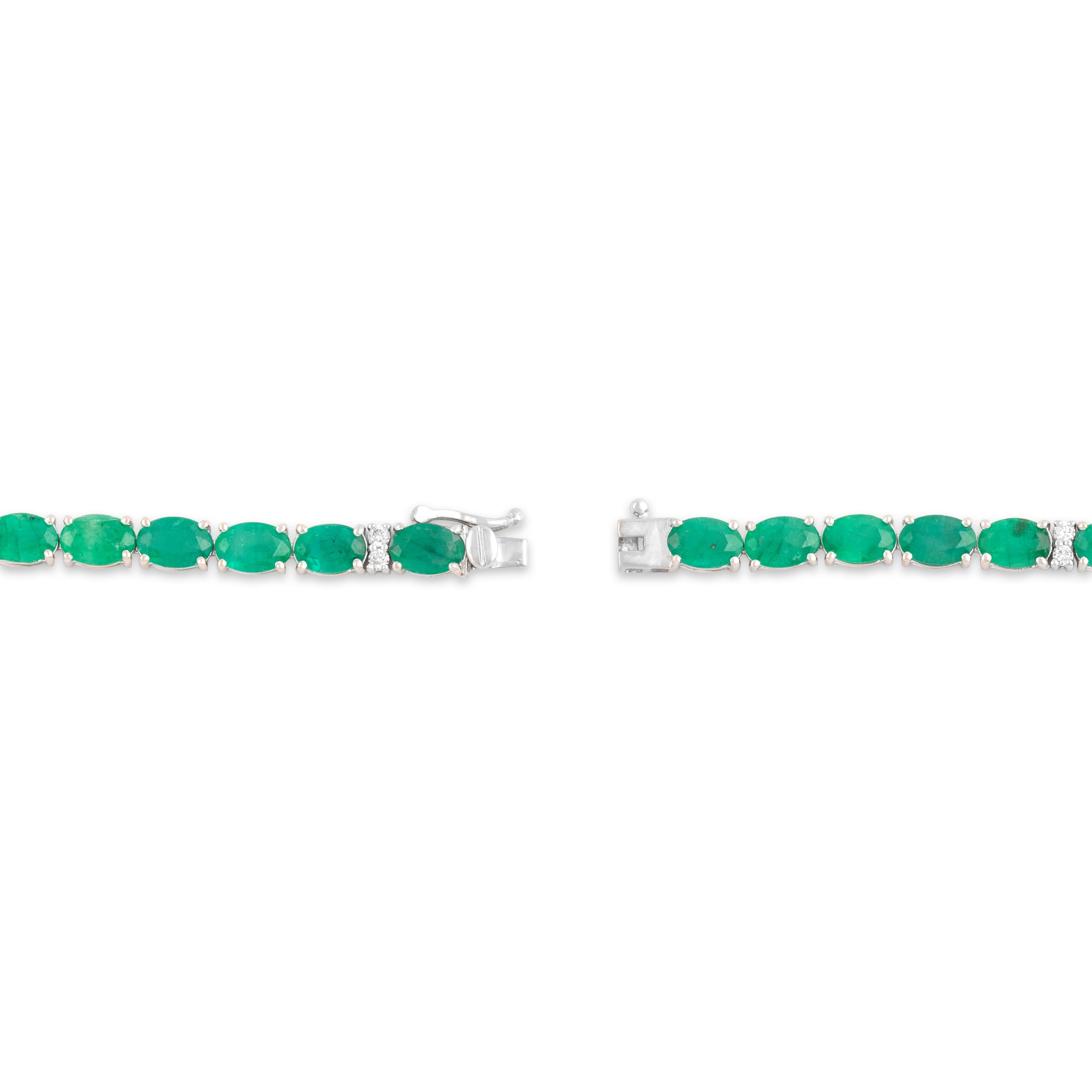 Vintage 14k White Gold 10.7cttw Emerald Diamond Elegant Oval Tennis Bracelet -clasp view