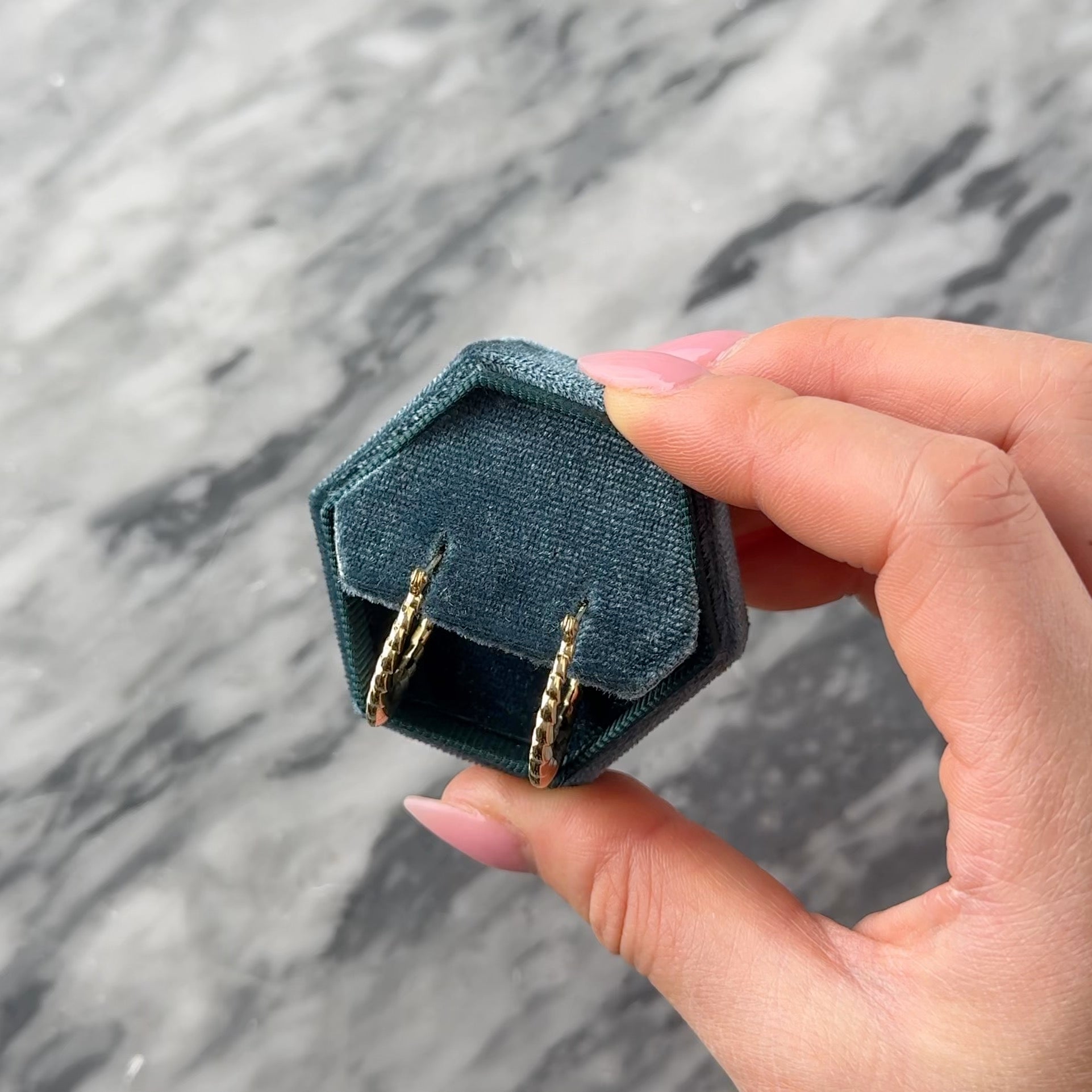 Vintage 14k Yellow Gold Classic Ribbed Hoop Earrings