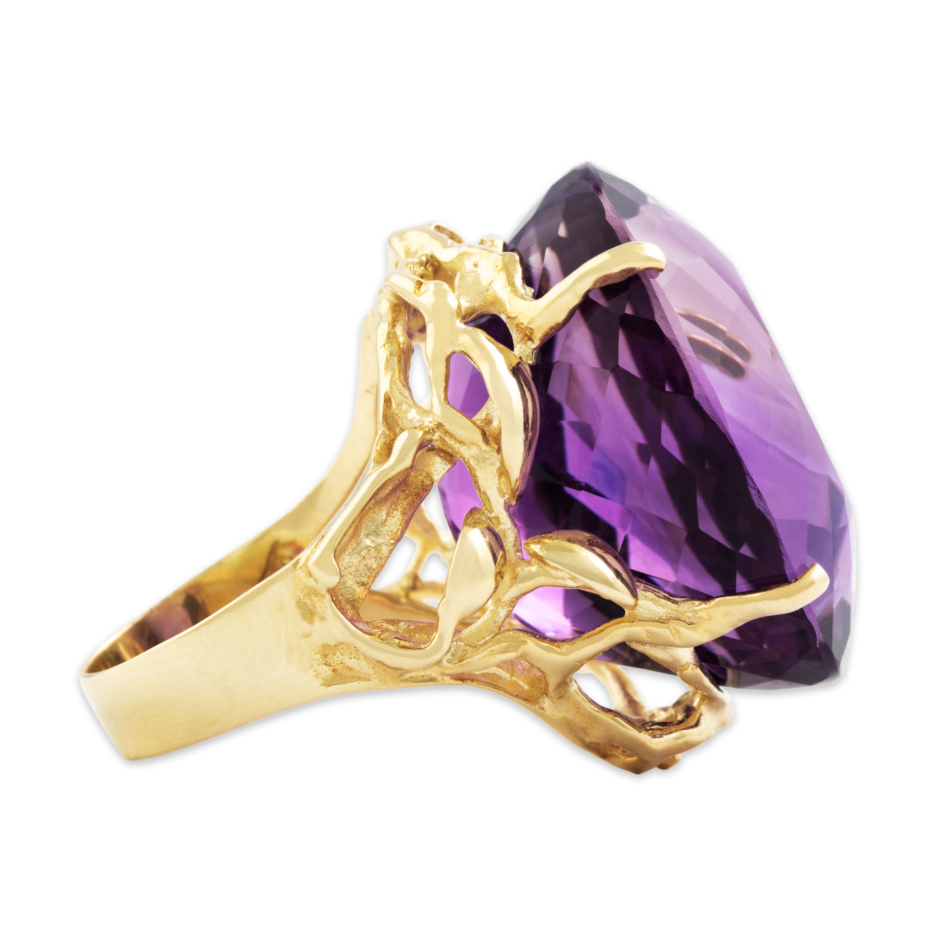Vintag Large 14k Yellow Gold 37.7ct Amethyst Brutalist Cocktail Ring - Side view