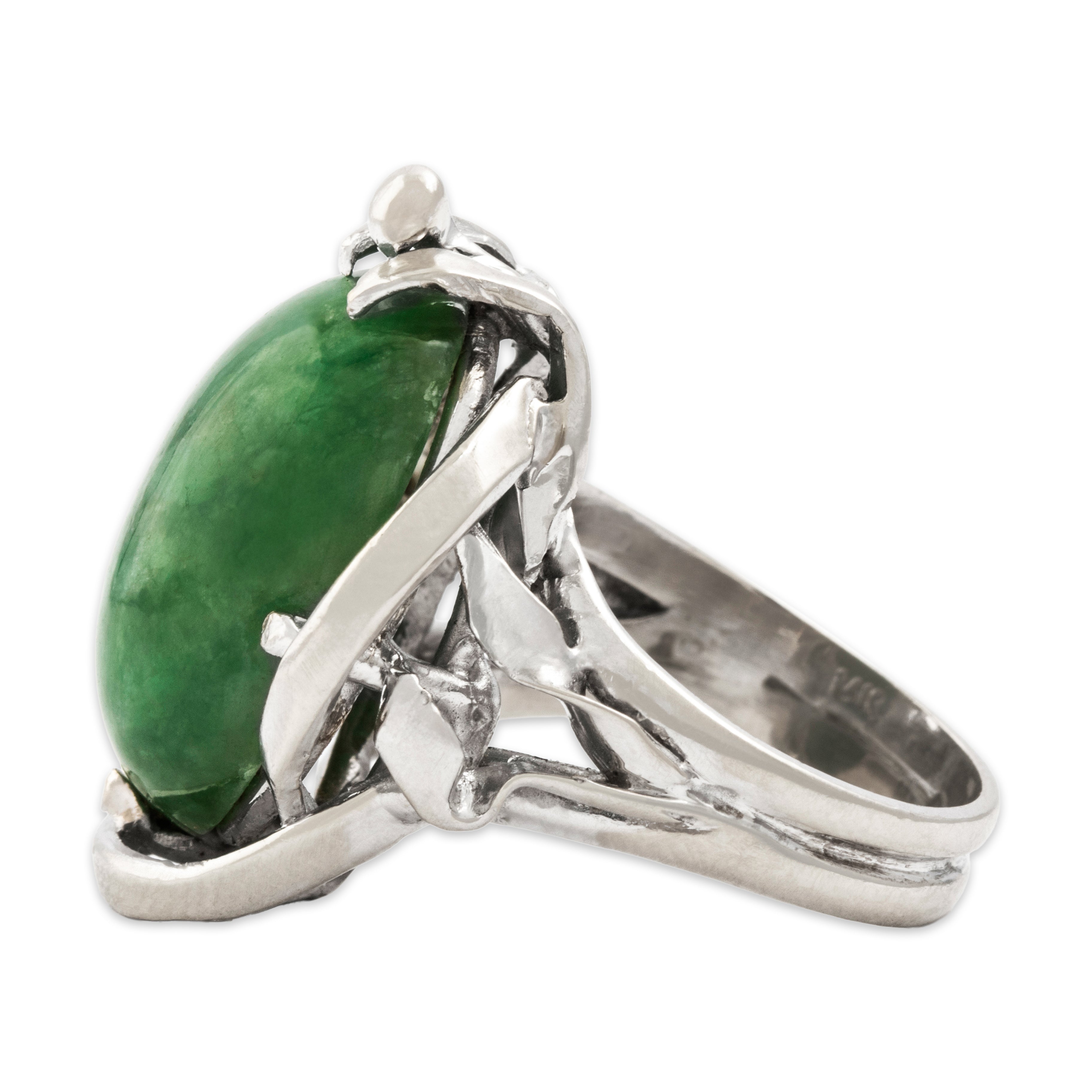 Vintage 14k White Gold 10.68ct Green Jade Brutalist Ring - Side view