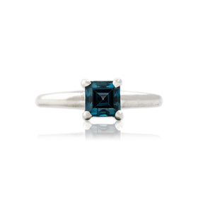 Vintage 14k White Gold 1ct London Blue Topaz Simple Solitaire Square Ring 7.00