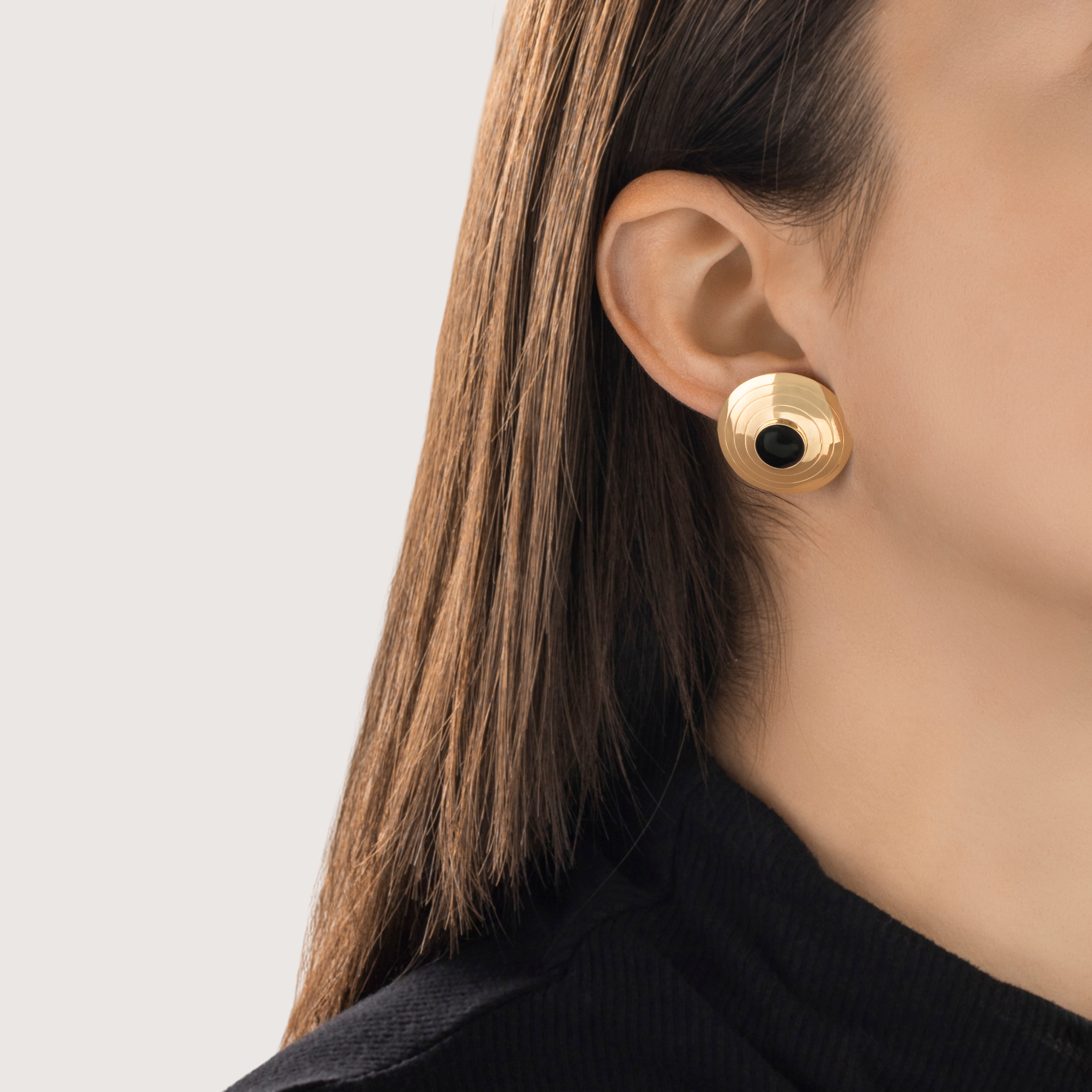 Vintage Large 14k Yellow Gold Onyx Modern Disc Stud Earrings