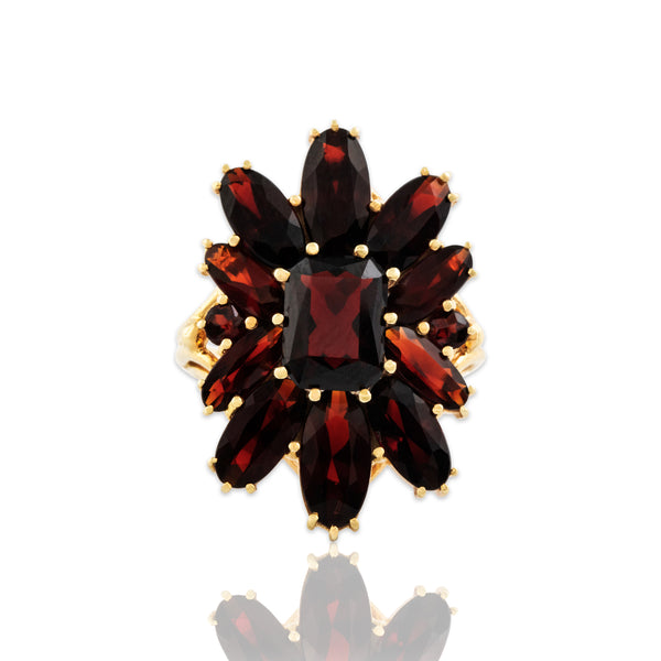 Vintage German 14k Yellow Gold 8cttw Garnet Bohemian-Style Cluster Ring 5.00