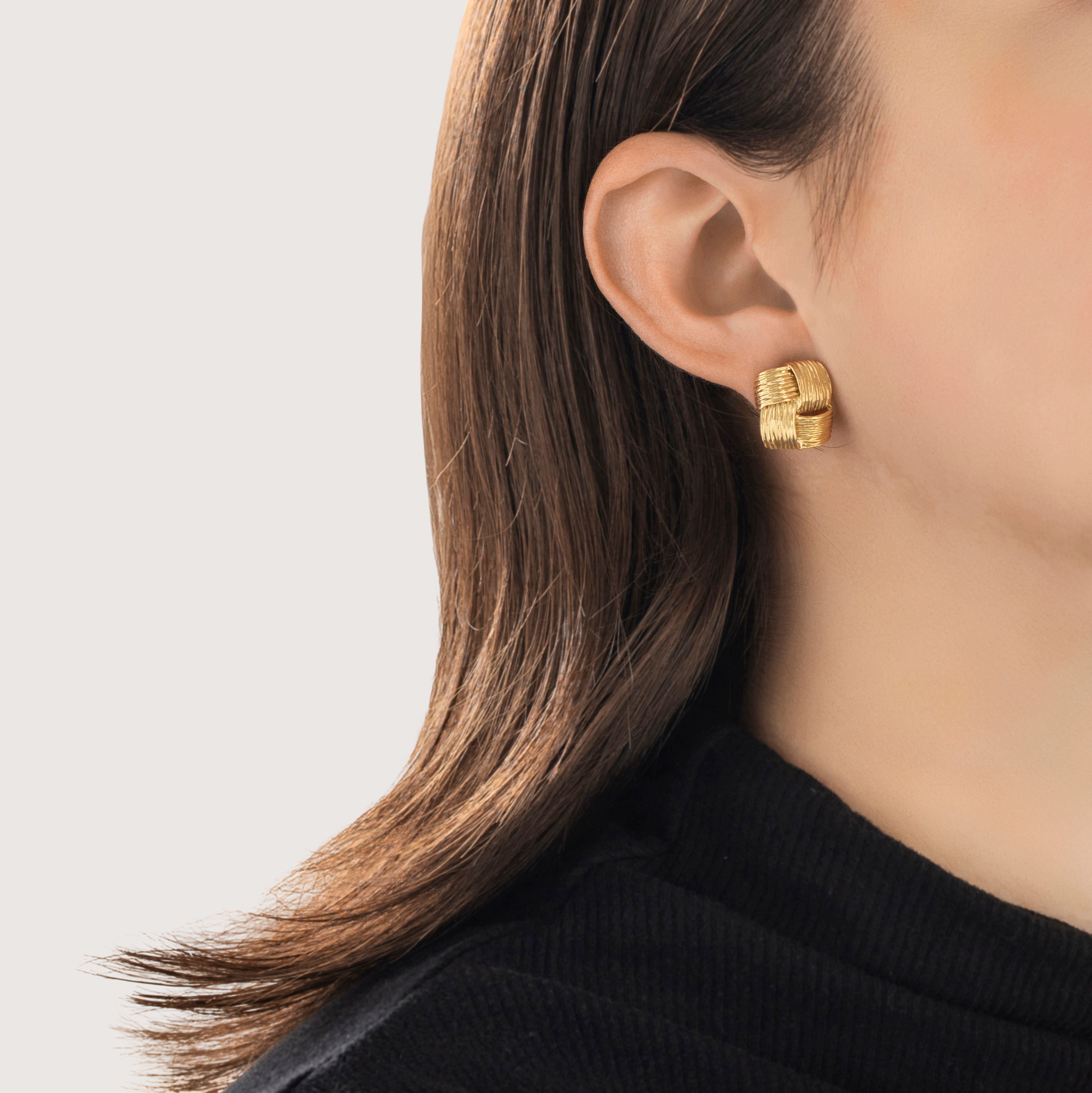 Vintage Italian 18k Yellow Gold Wonderful Chunky Woven Square Earrings - On model view