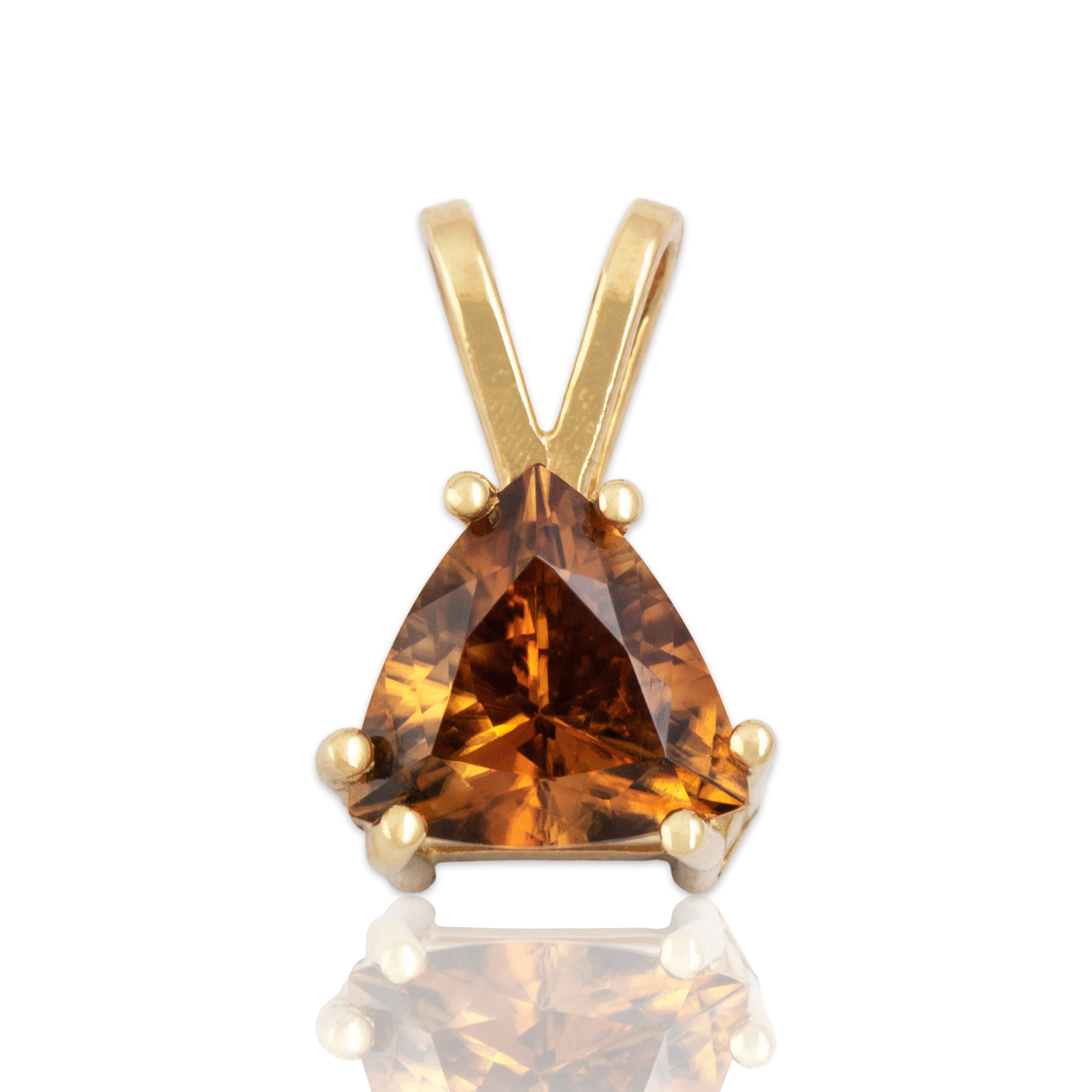 Vintage Small 14k Yellow Gold 1.3ct Brown Zircon Dazzling Trilliant Pendant - Close-up view