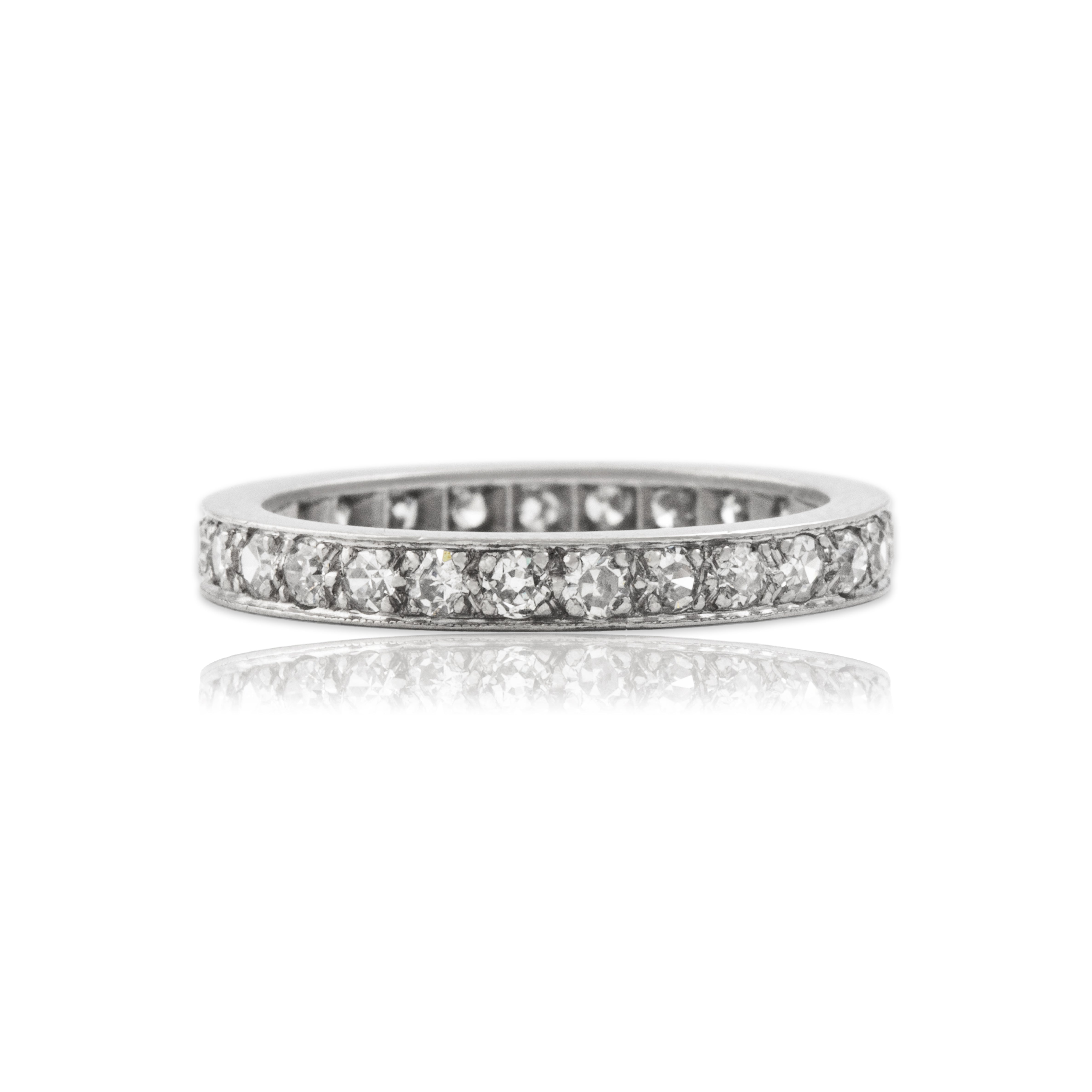 Vintage Platinum .849cttw Diamond Sparkling Eternity Band Ring 5.75