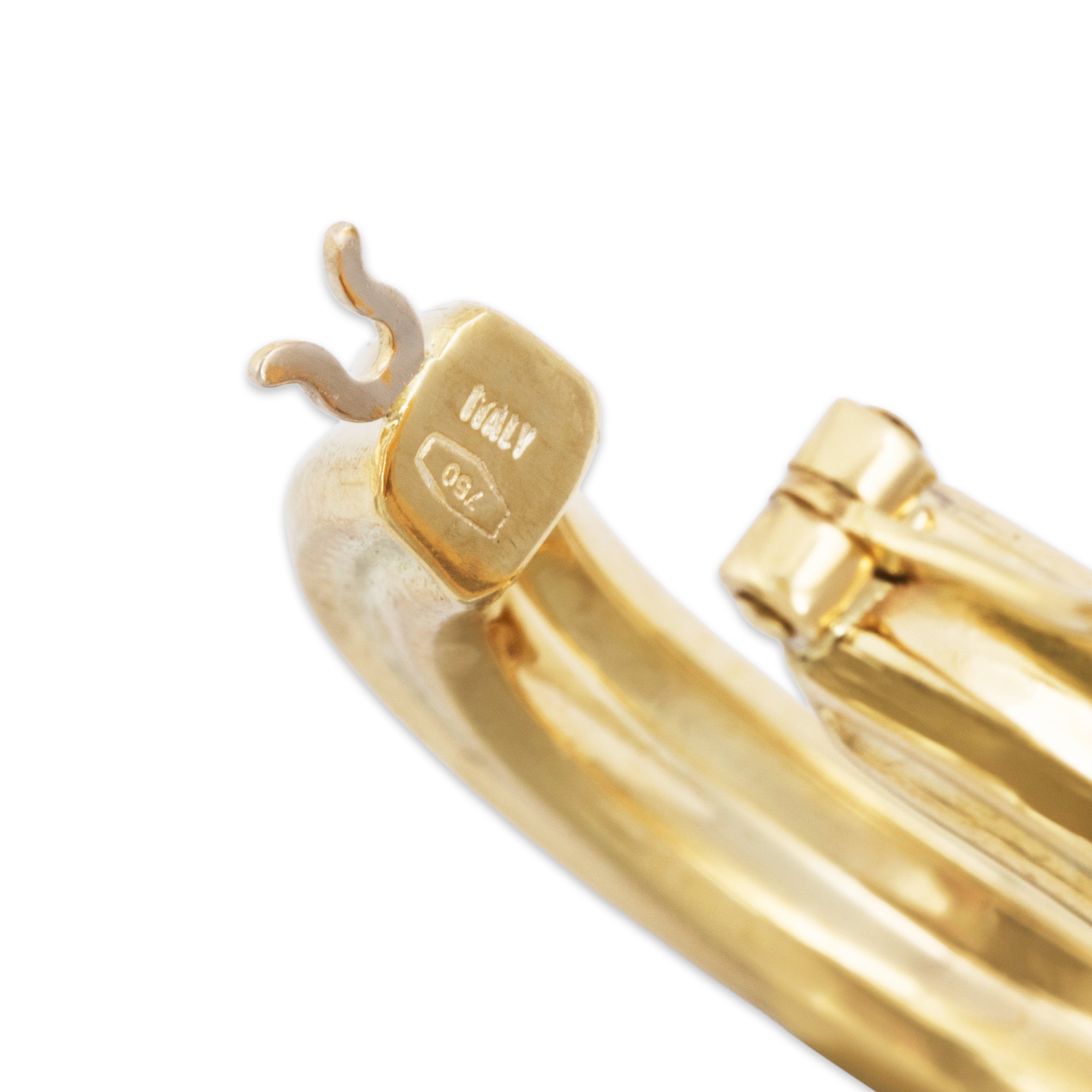 Vintage Italian 18k Yellow Gold Elegant Ribbed Hoop Earrings - Hallmark view