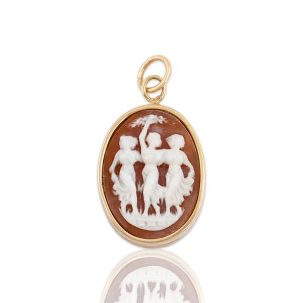 Antique 18k Yellow Gold Shell Pretty Figural Trio Carved Cameo Charm / Pendant