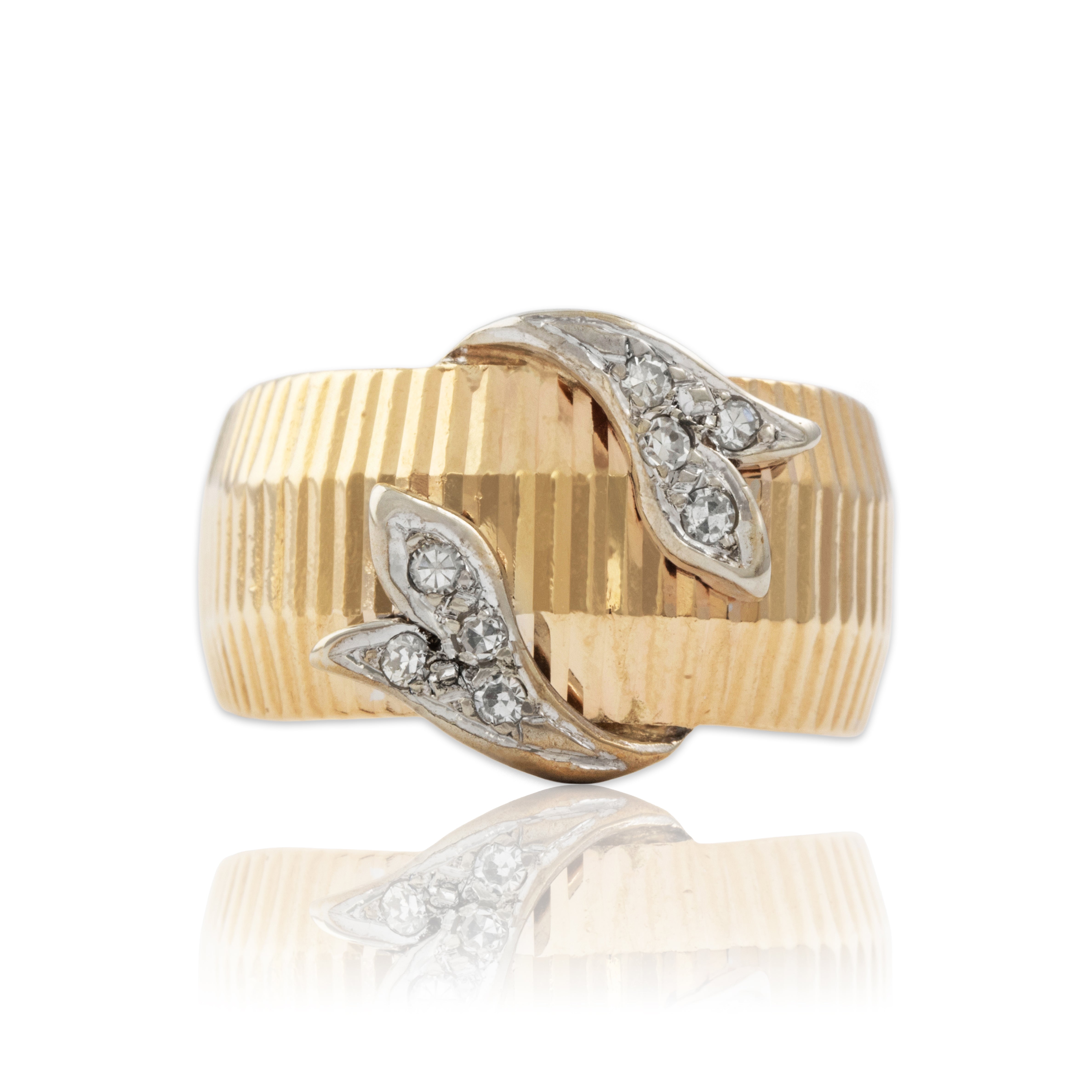 Vintage Heavy Wide 14k Yellow Gold Diamond Ribbed Foliate Ring - Close-up view