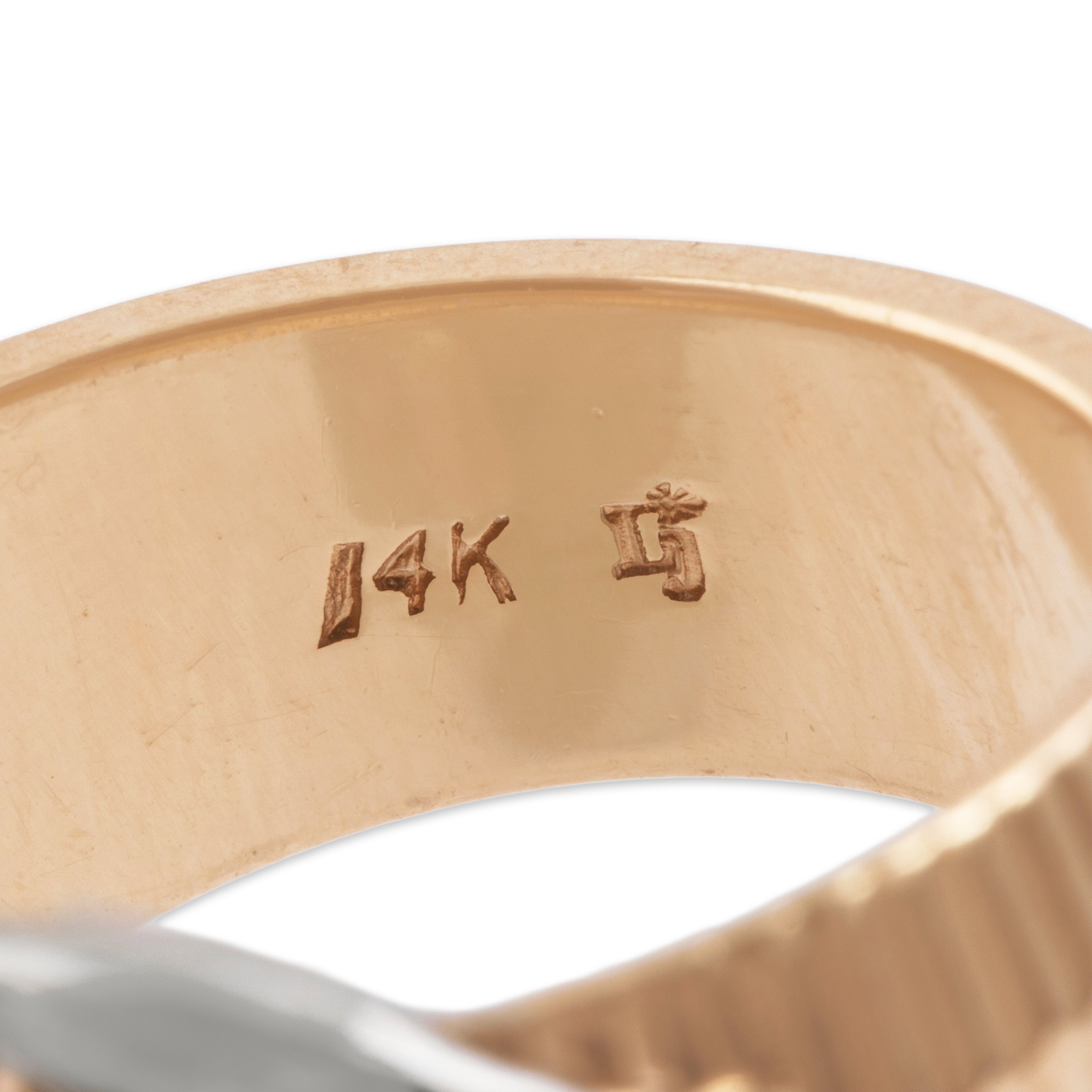 Vintage Heavy Wide 14k Yellow Gold Diamond Ribbed Foliate Ring - Hallmark view