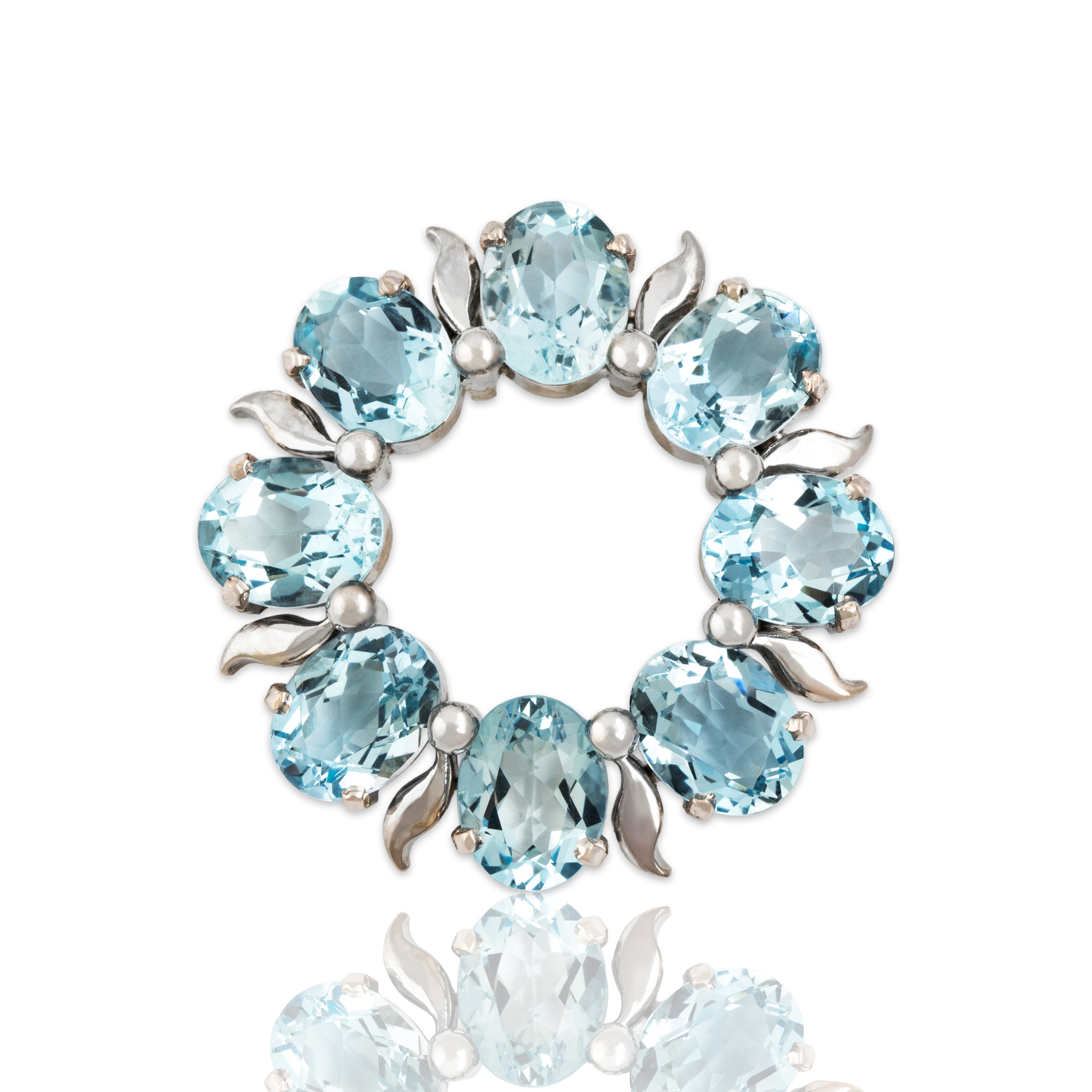 Vintage Large 14k White Gold 12.5cttw Aquamarine Sparkling Wreath Slide Pendant - Close-up view