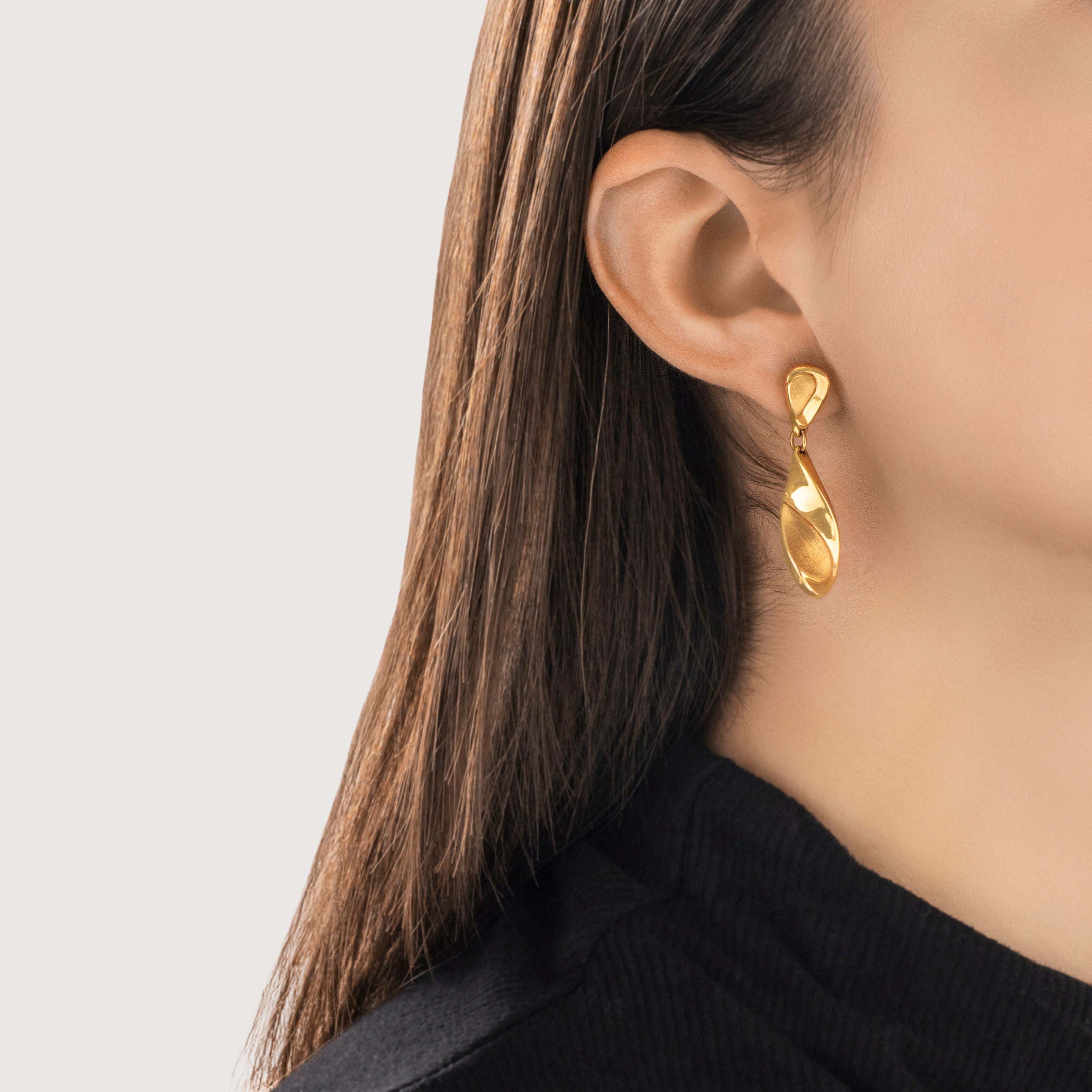 Vintage Italian 14k Yellow Gold Sculptural Brushed Teardrop Dangle Earrings - On model view