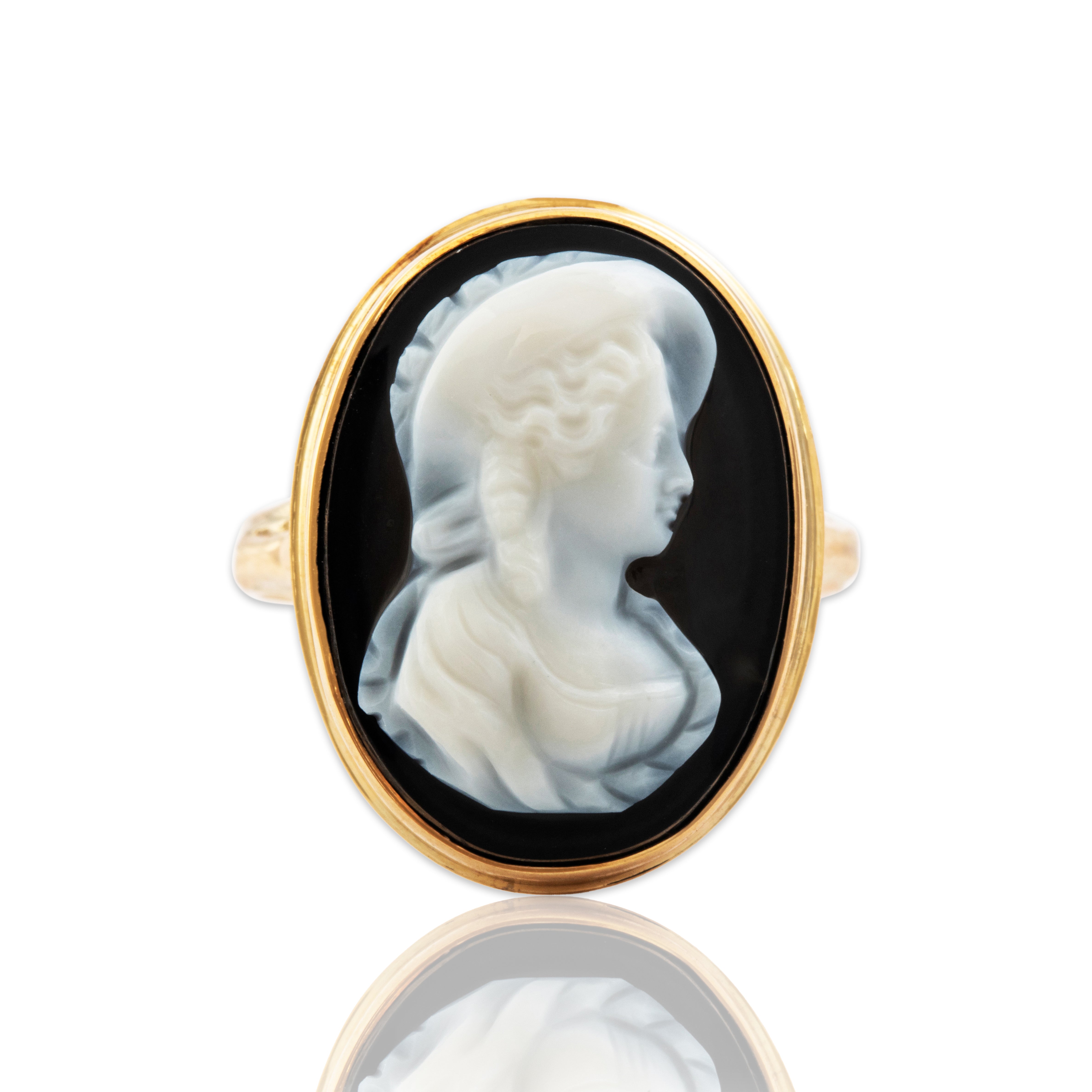Victorian Antique 14k Yellow Gold Hardstone Lovely Lady Cameo Ring - Close-up view