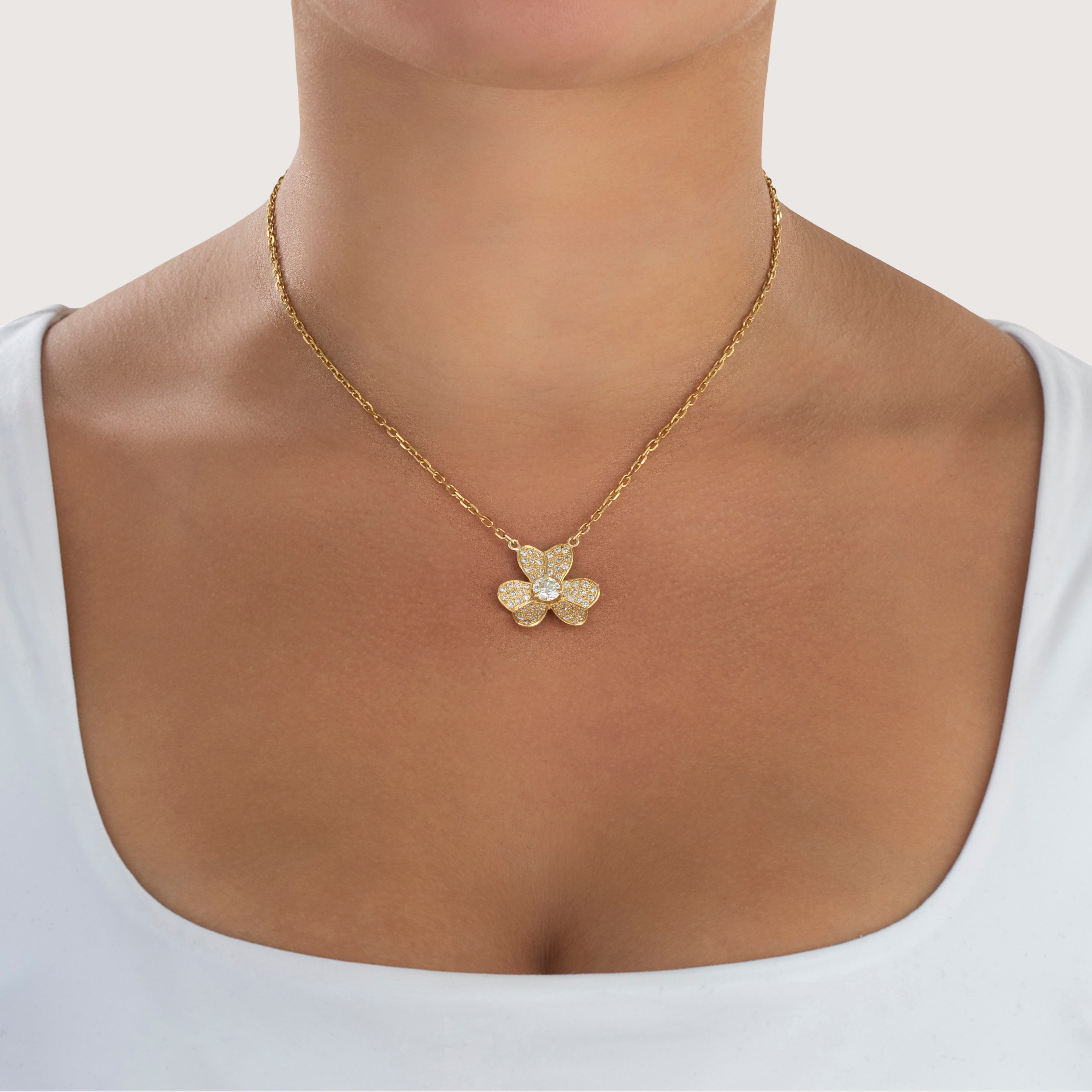 Vintage Stunning 18k Yellow Gold 1.758cttw Diamond Clover Necklace - On model view